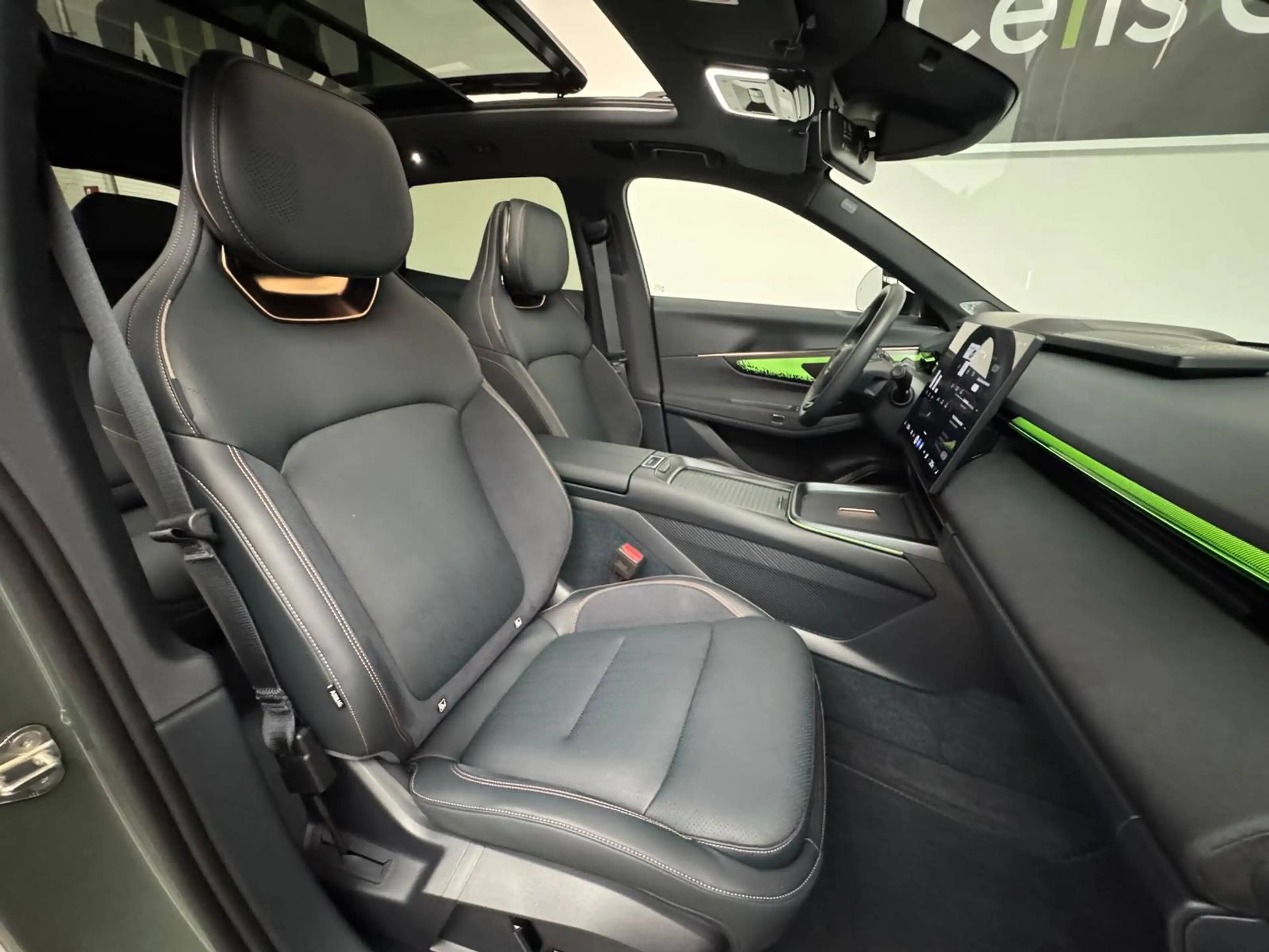 Lynk & Co 08 PHEV More *PANO*AMBIENT LED*360CAM* — photo 18