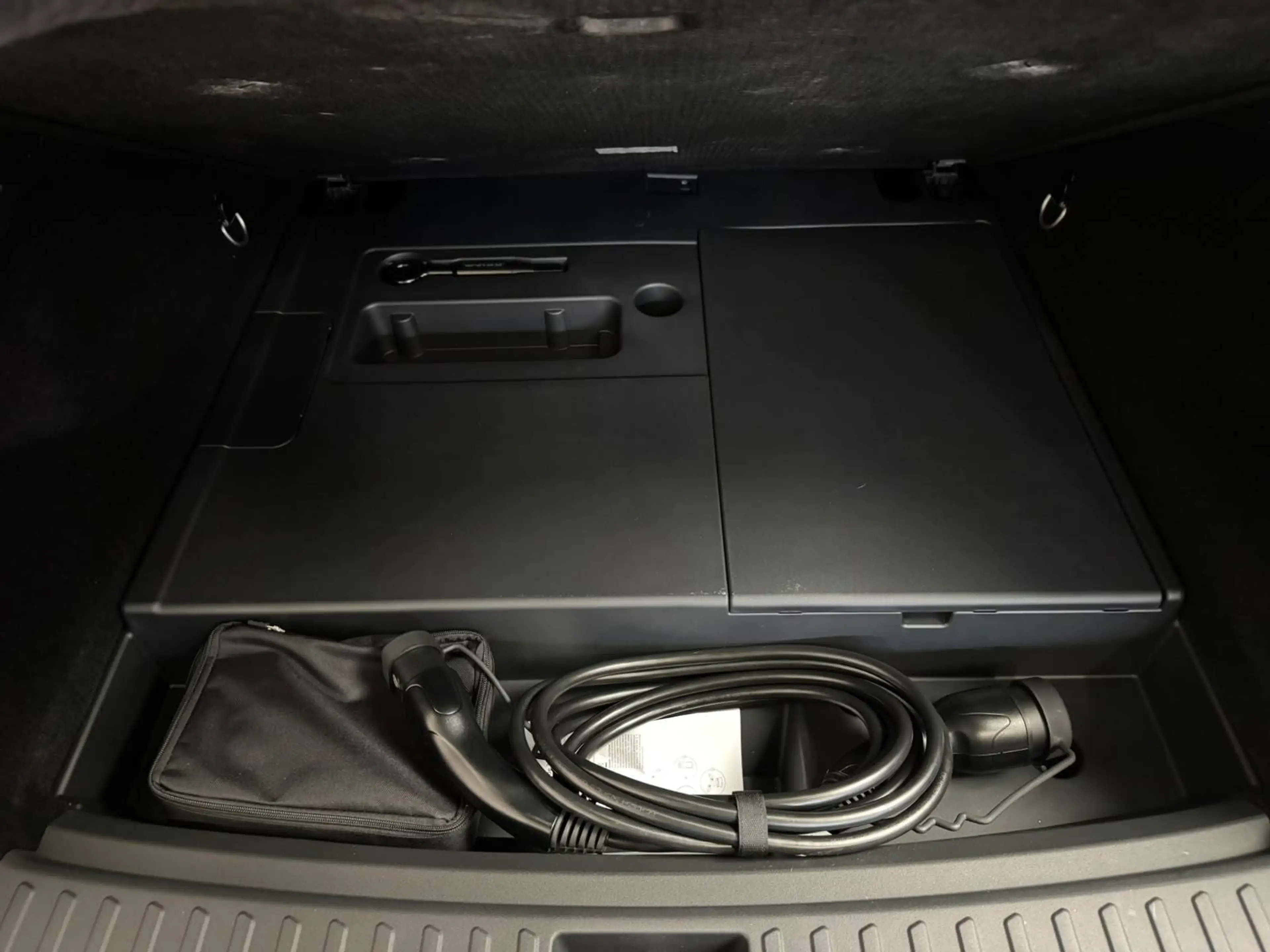 Lynk & Co 08 PHEV More *PANO*AMBIENT LED*360CAM* — photo 21