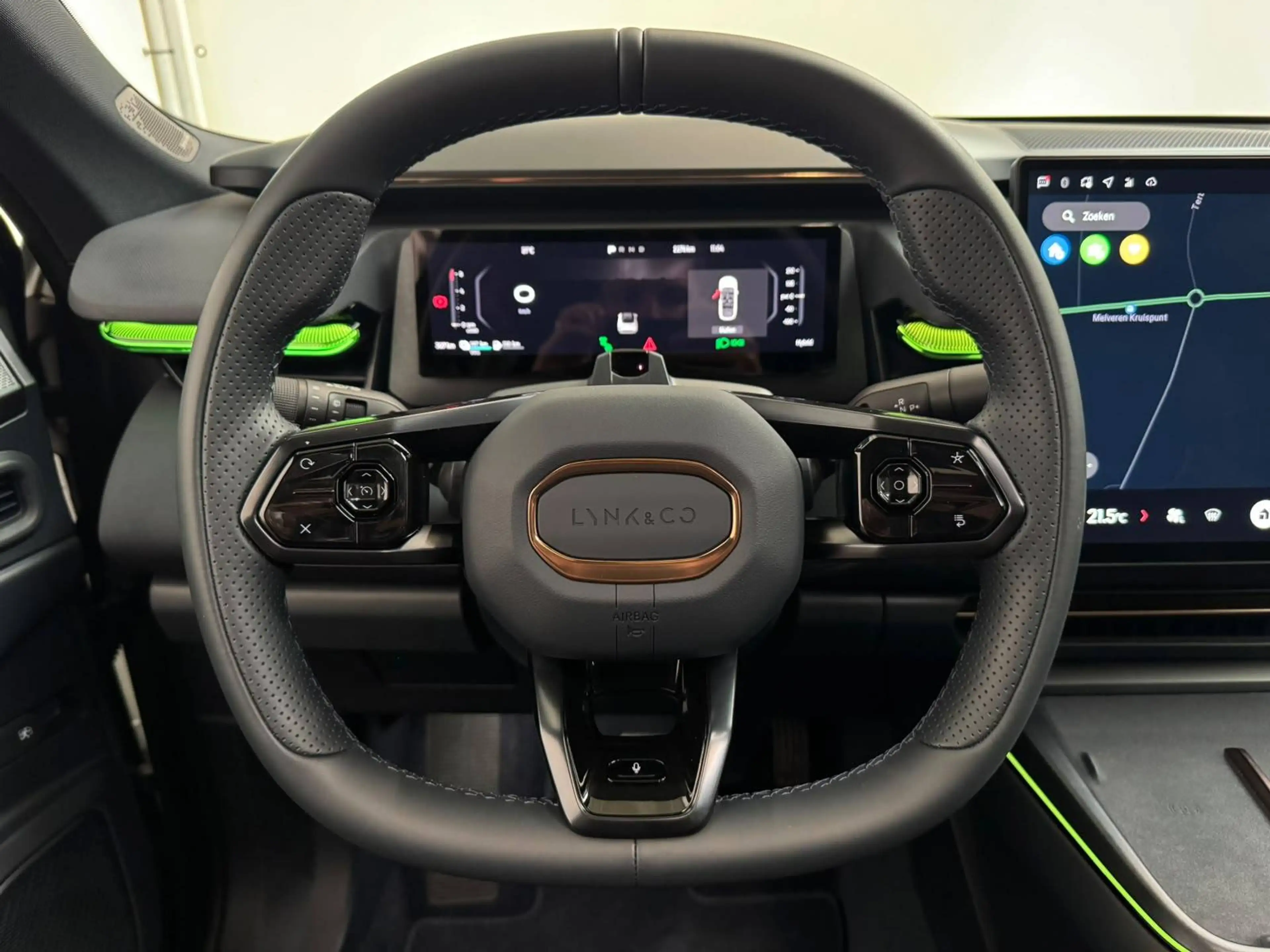 Lynk & Co 08 PHEV More *PANO*AMBIENT LED*360CAM* — photo 9