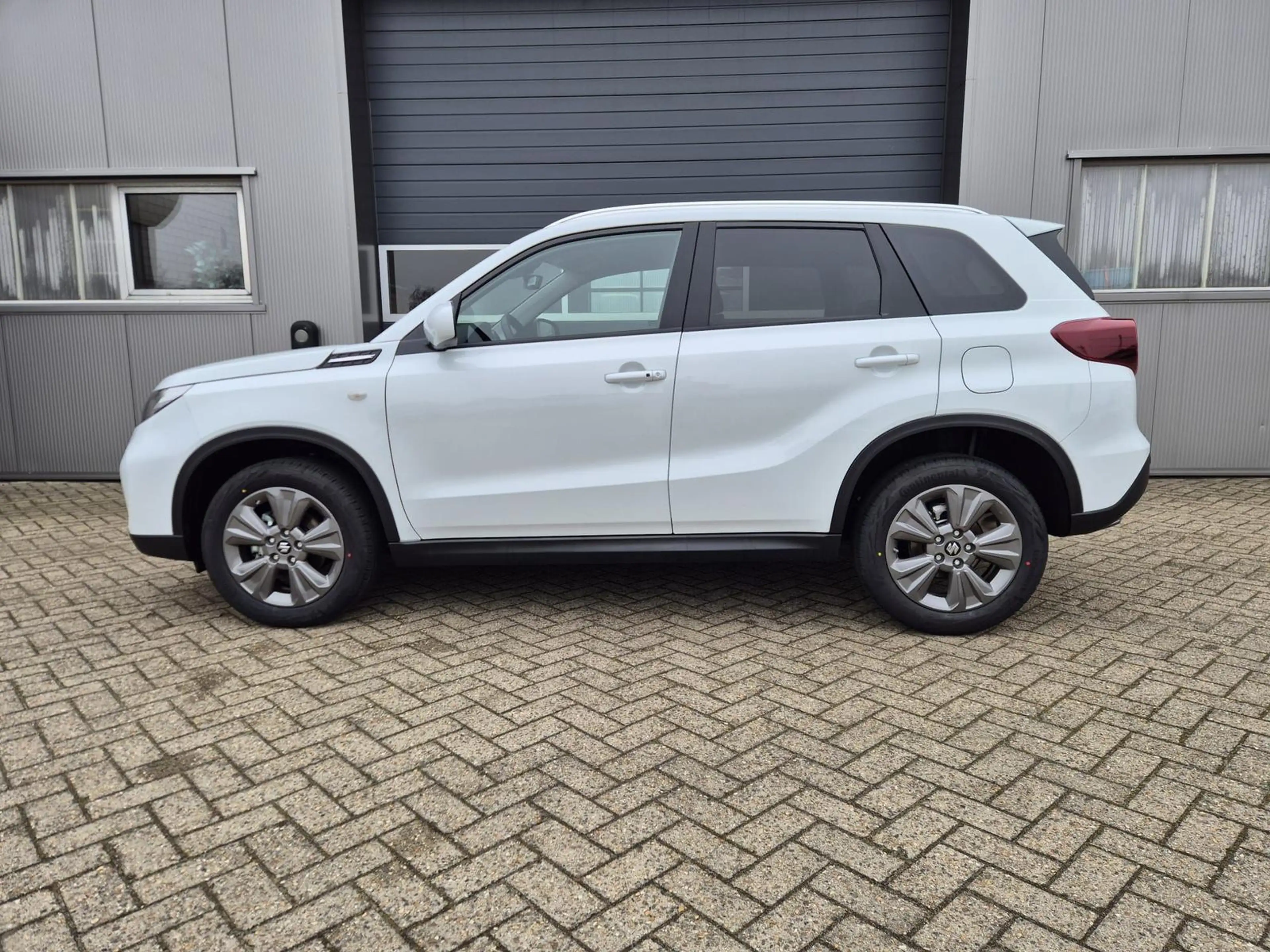 Suzuki Vitara Comfort 110PS Automatik MHEV 1.4 Boosterjet Klimaa — photo 2