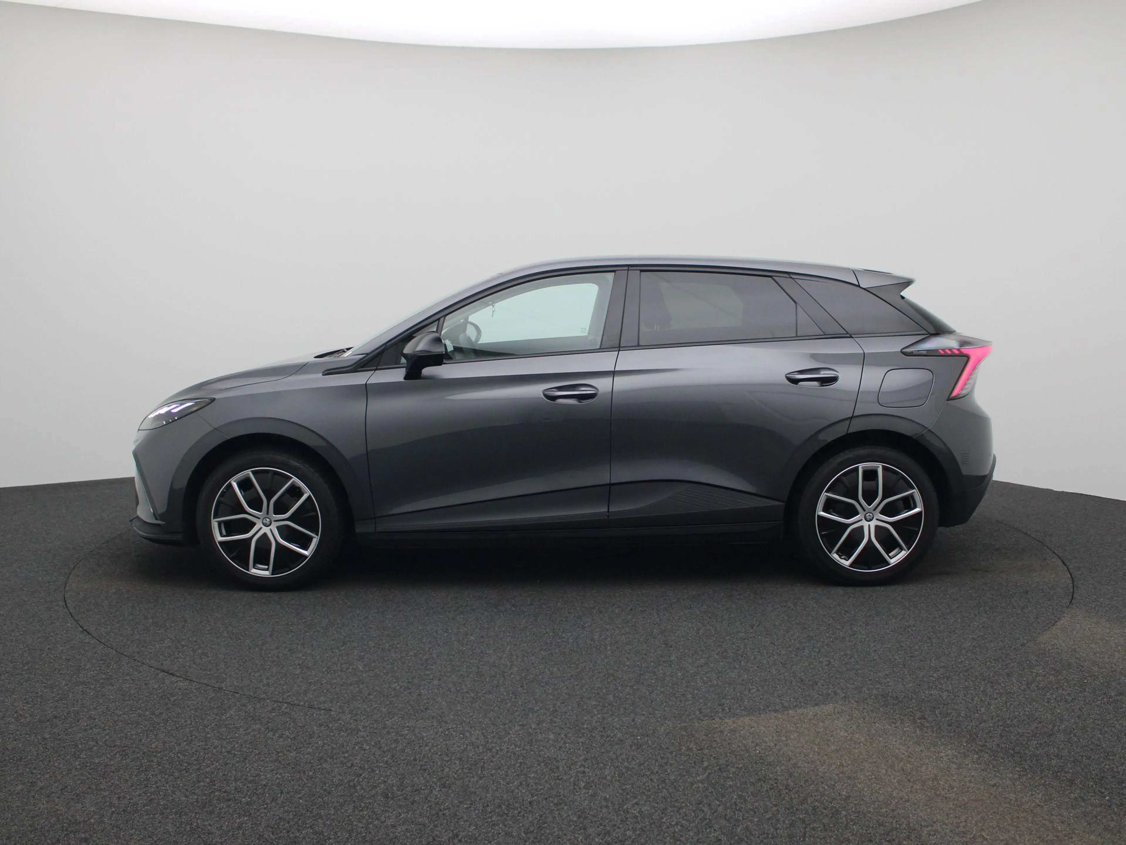 MG MG4 Luxury 64 kWh | 1e-EIG. | SoH 99,3 % | WLTP 435 KM — photo 5