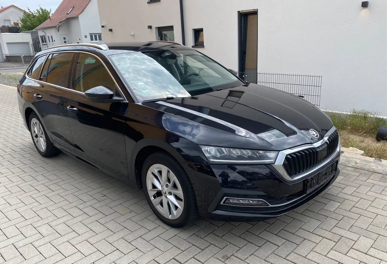 Skoda Octavia Combi 1.5 TSI First Edition Virtual LED Noir - 1