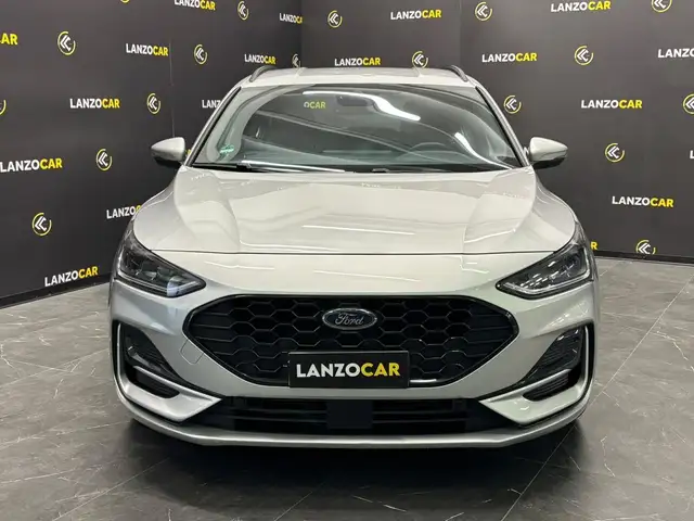 Ford Focus view 2