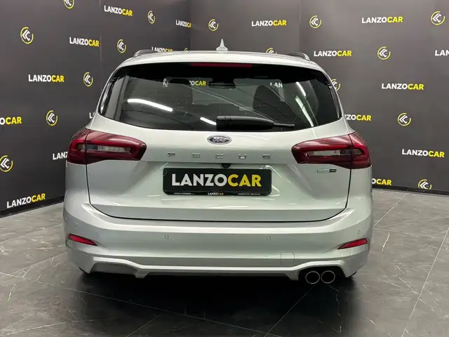 Ford Focus view 5