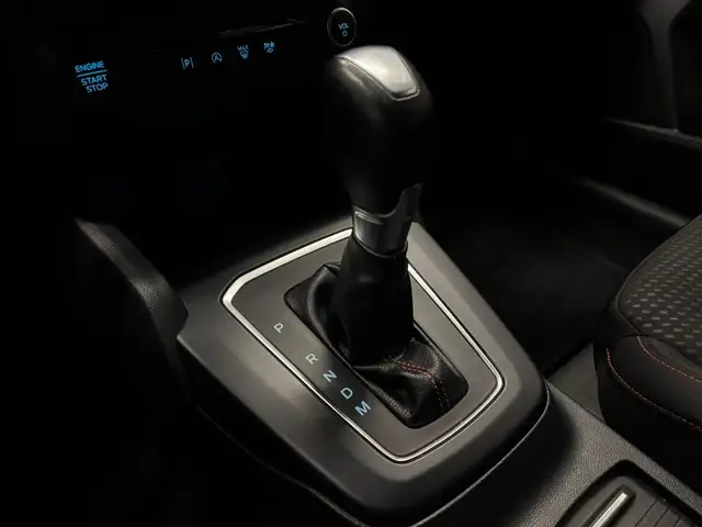Ford Focus view 12