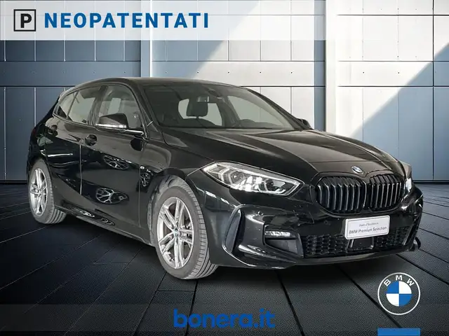 BMW 1 Series view 4