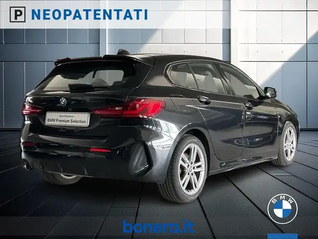 BMW 1 Series view 6