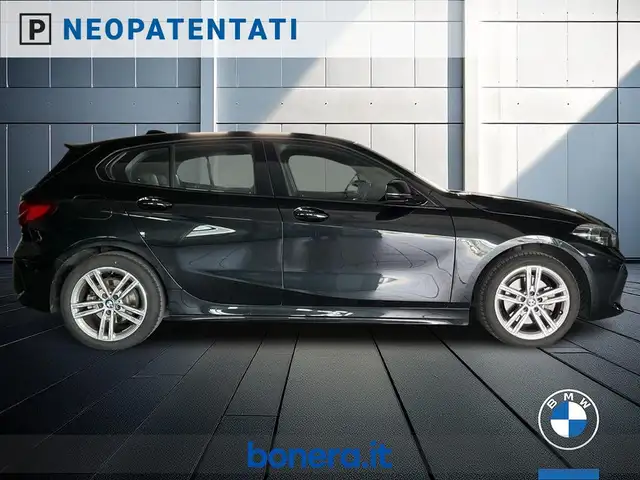 BMW 1 Series view 5