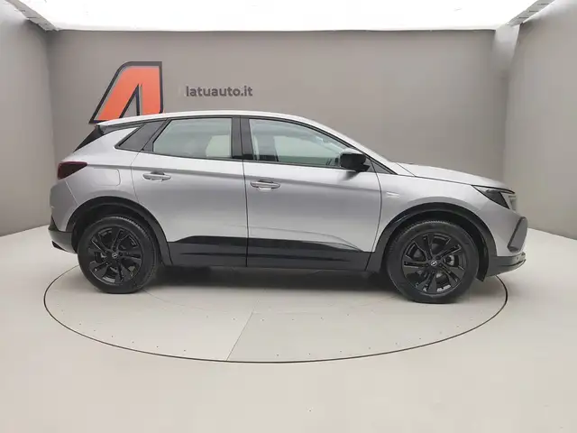Opel Grandland view 8
