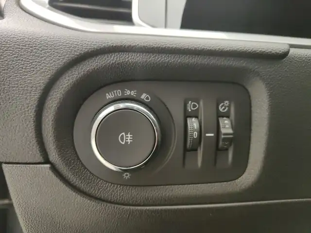 Opel Grandland view 11