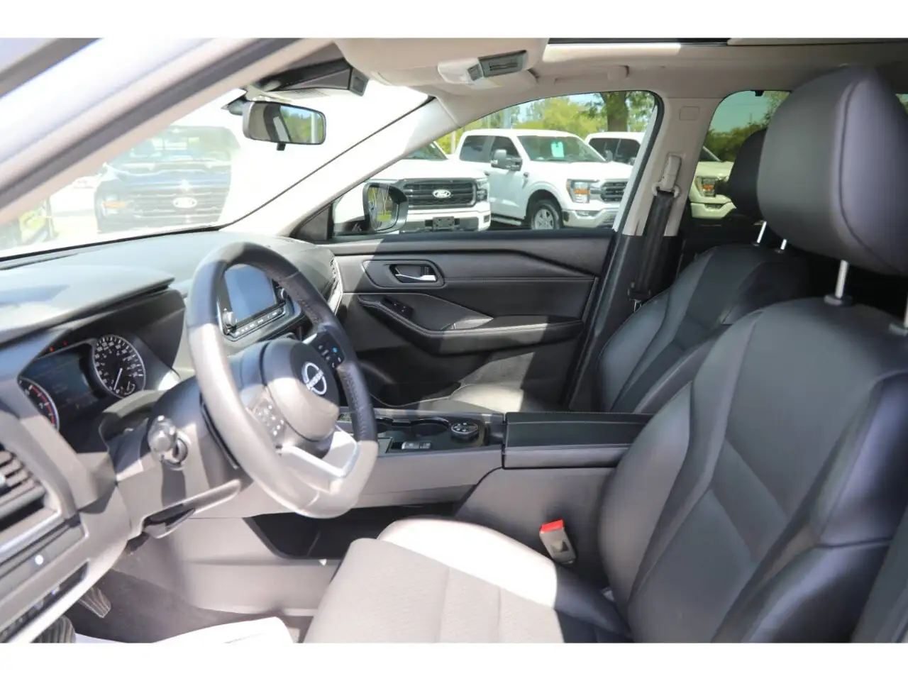 Nissan Rogue fotografie Nissan Rogue