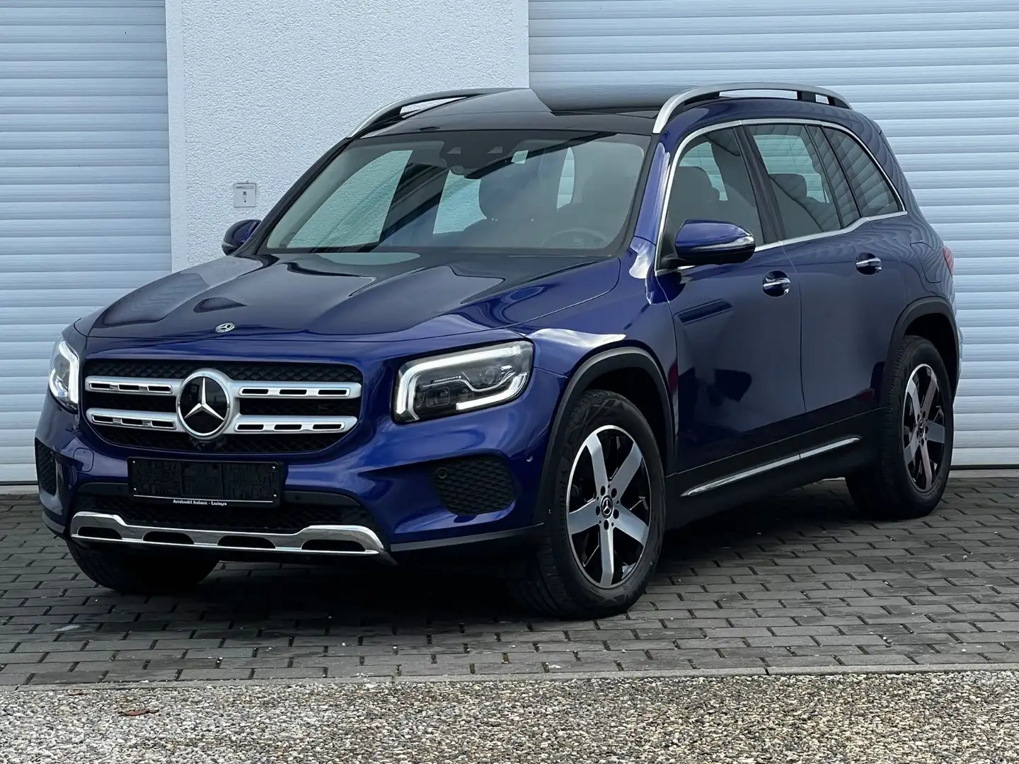 Mercedes-Benz GLB 220 d 4MATIC MBeam Burmester Pano AHK HUD Blau - 1