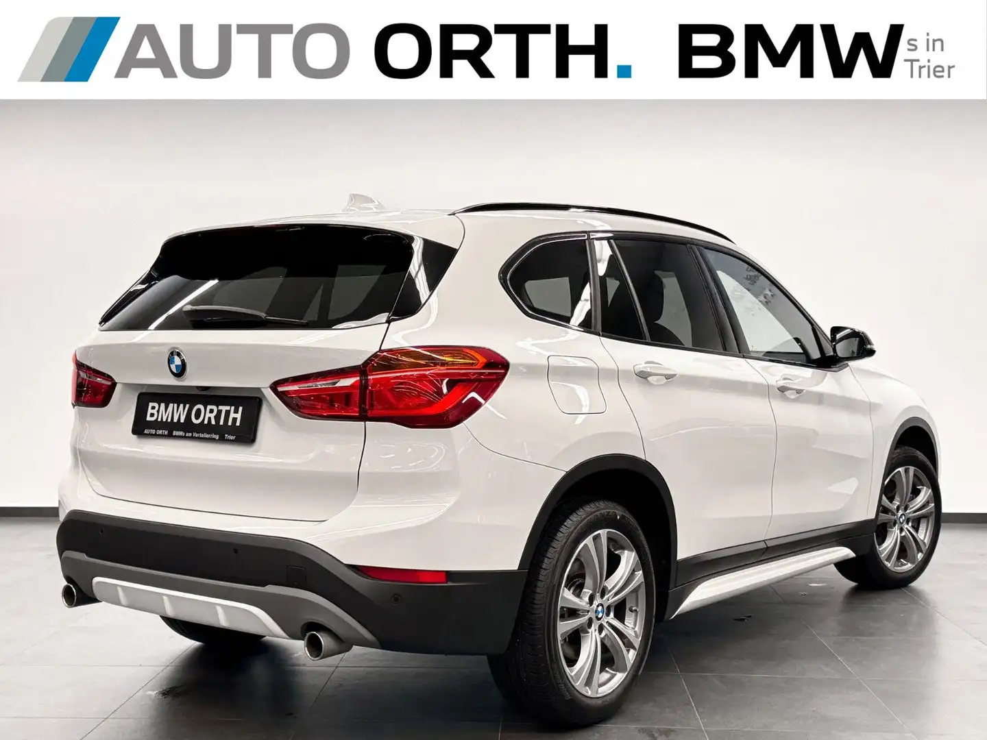 BMW X1 sDrive20i AUT. SPORT-L. NAVI+ HUD RFK DR.ASS Weiß - 2