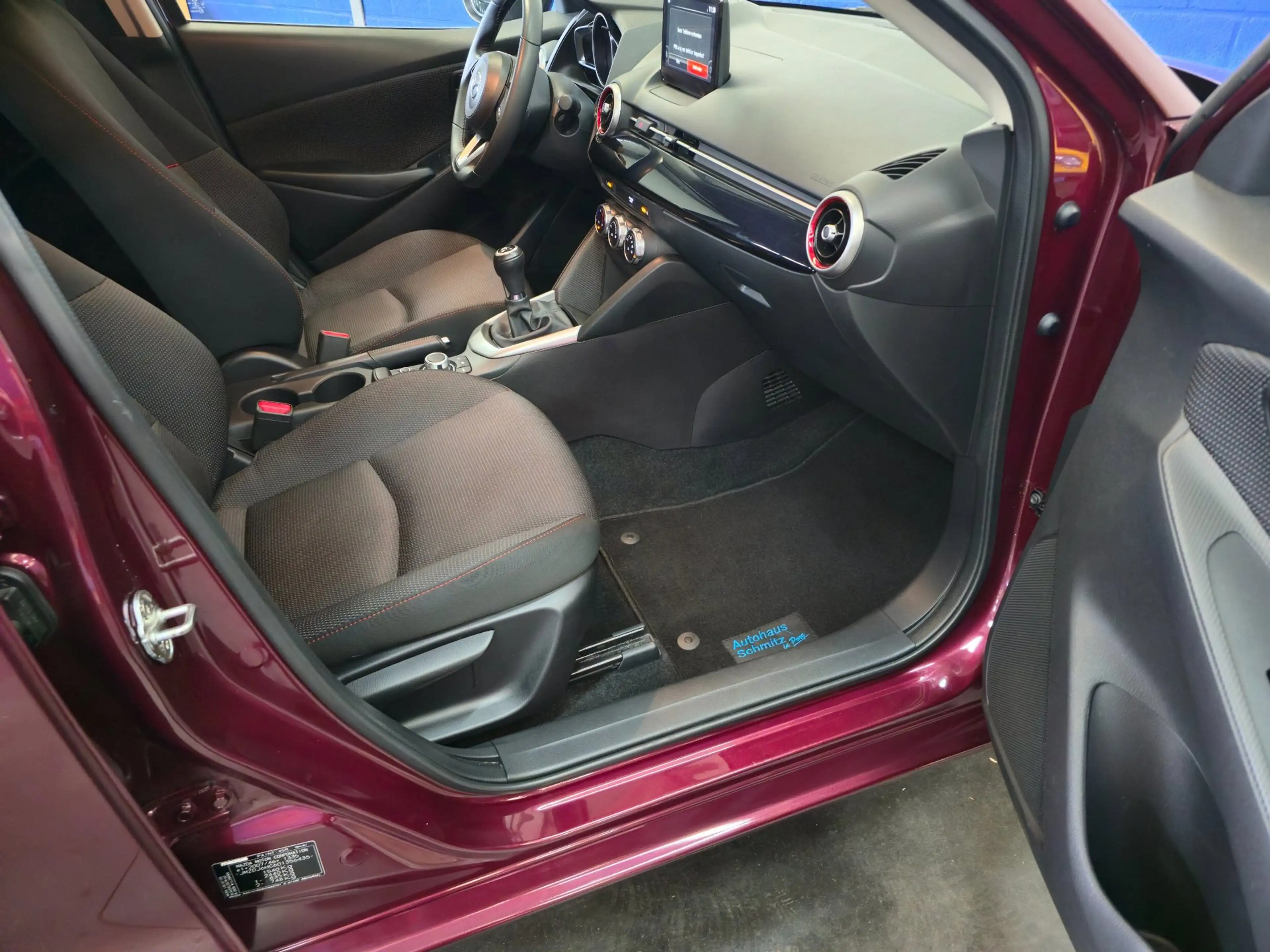 Mazda 2 1.5 Skyactiv-G Luxury — photo 10
