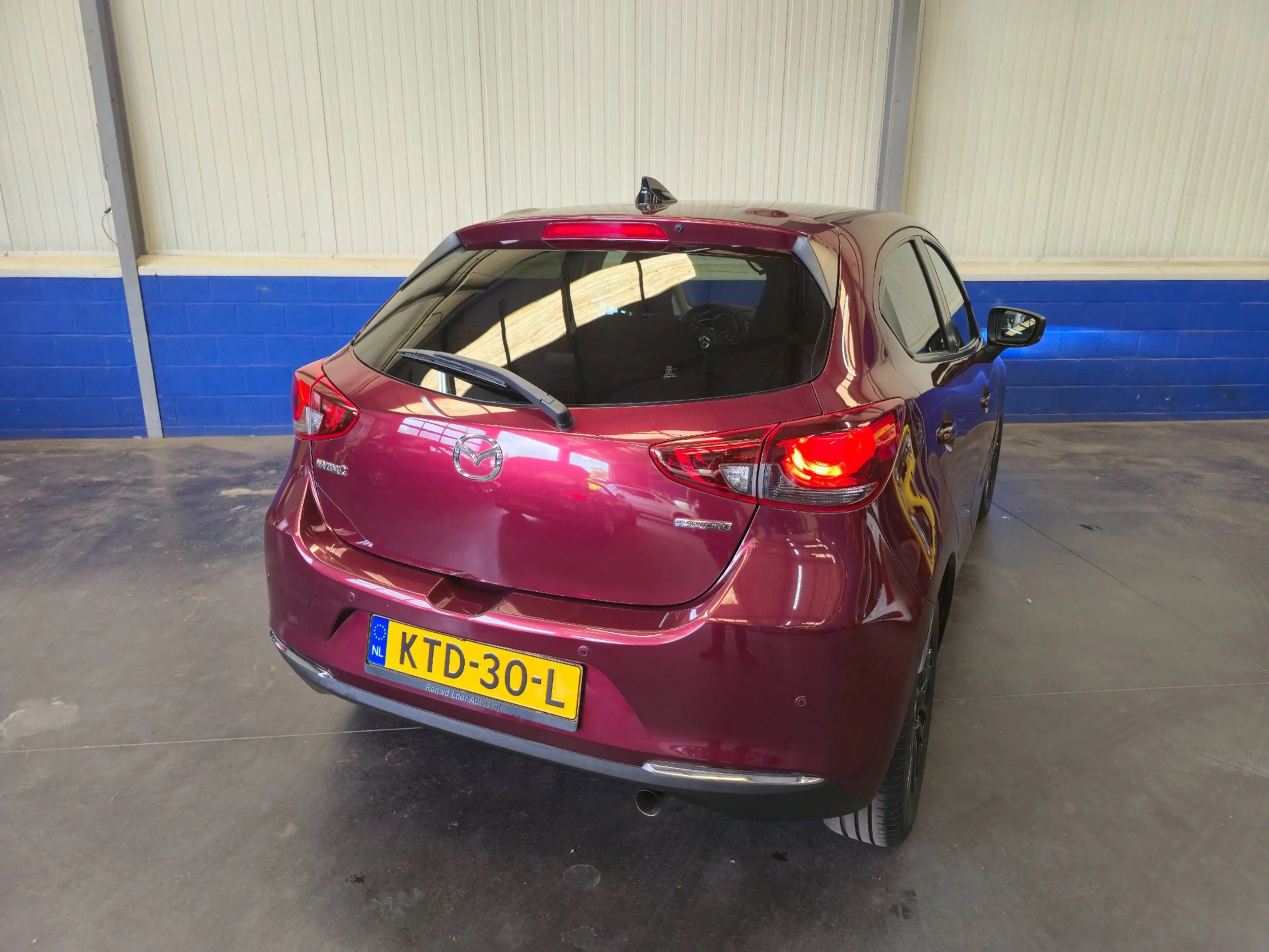 Mazda 2 1.5 Skyactiv-G Luxury — photo 3
