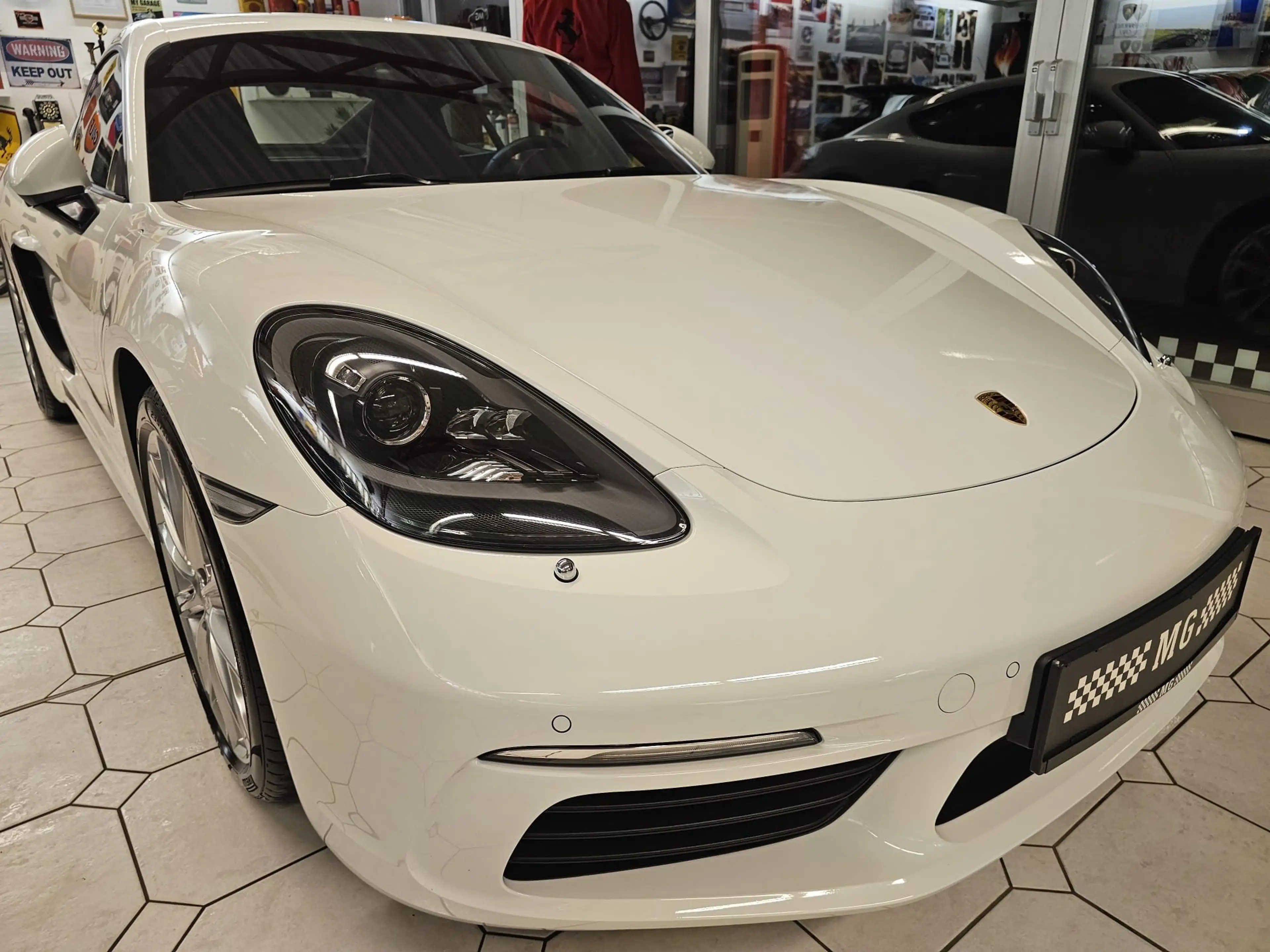 Porsche Cayman S — photo 9
