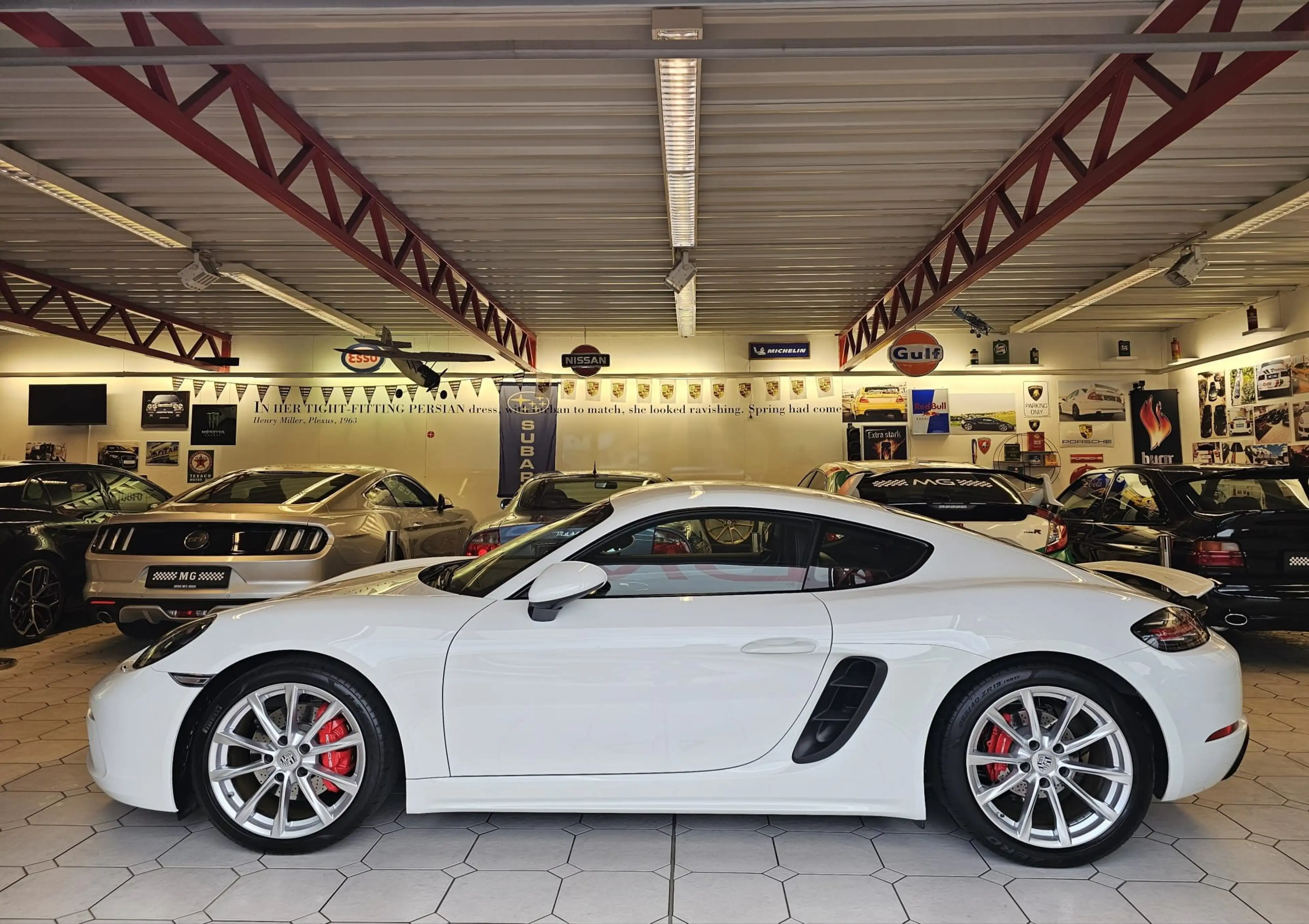 Porsche Cayman S — photo 13