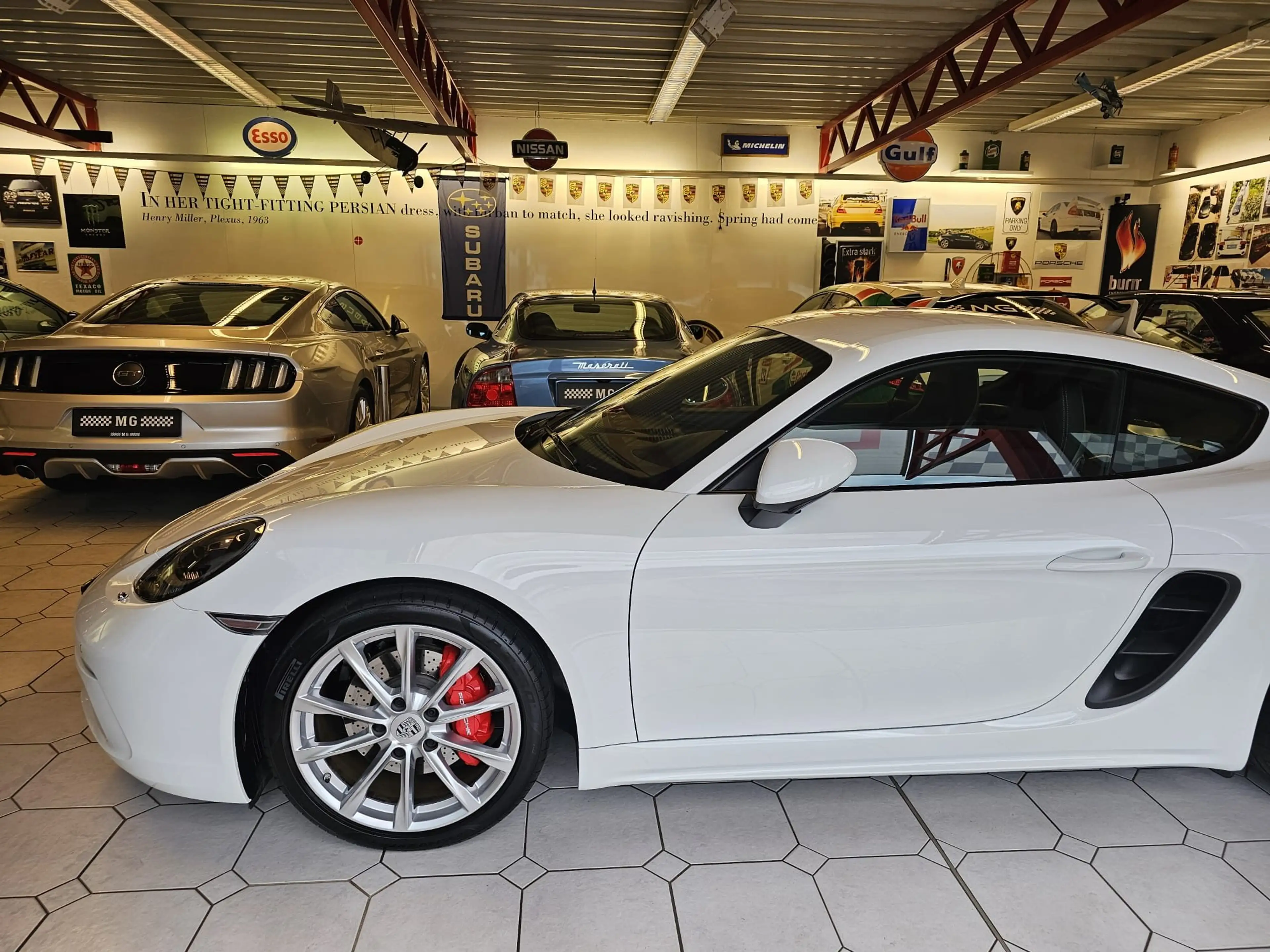 Porsche Cayman S — photo 12