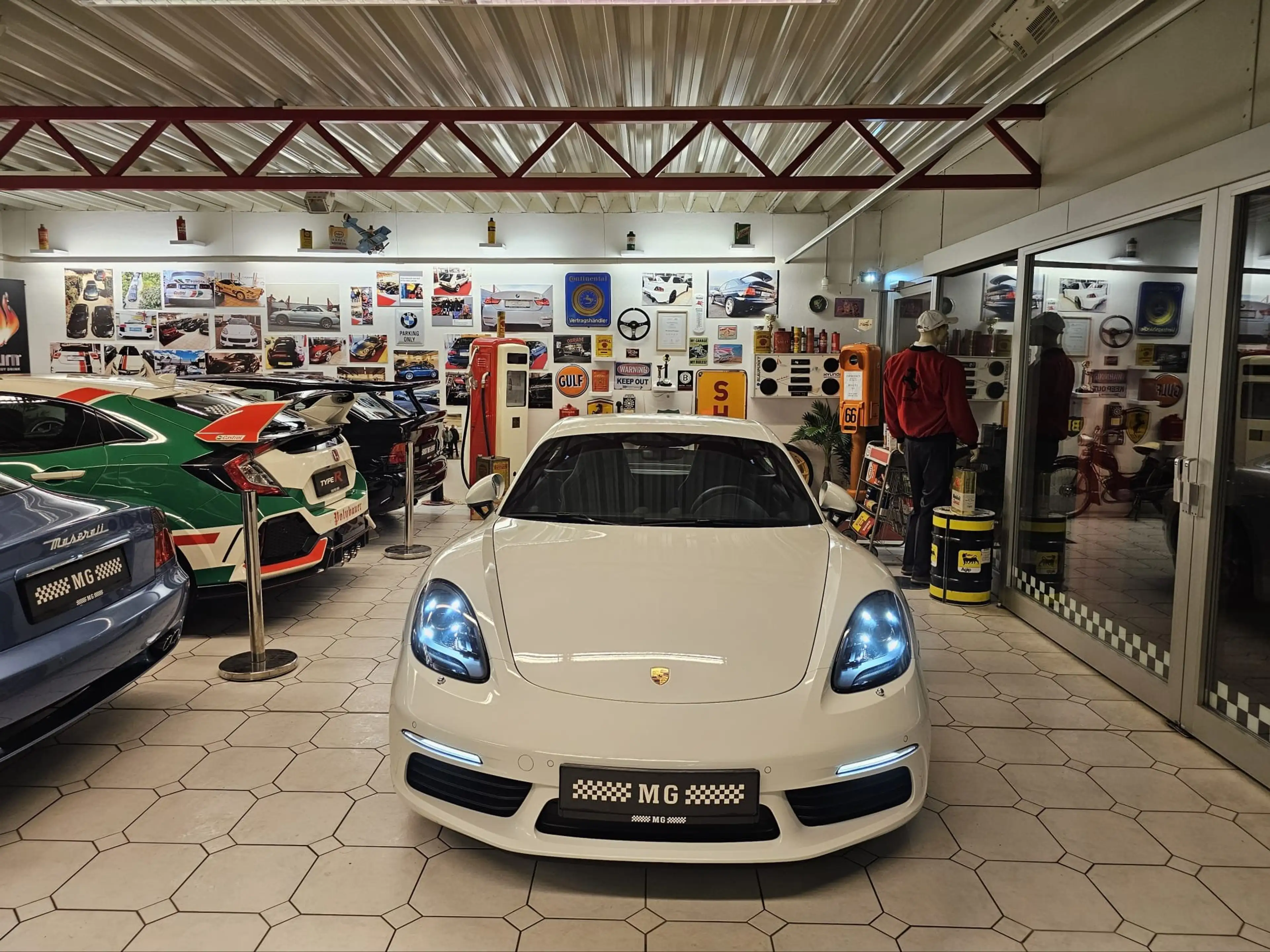 Porsche Cayman S — photo 5