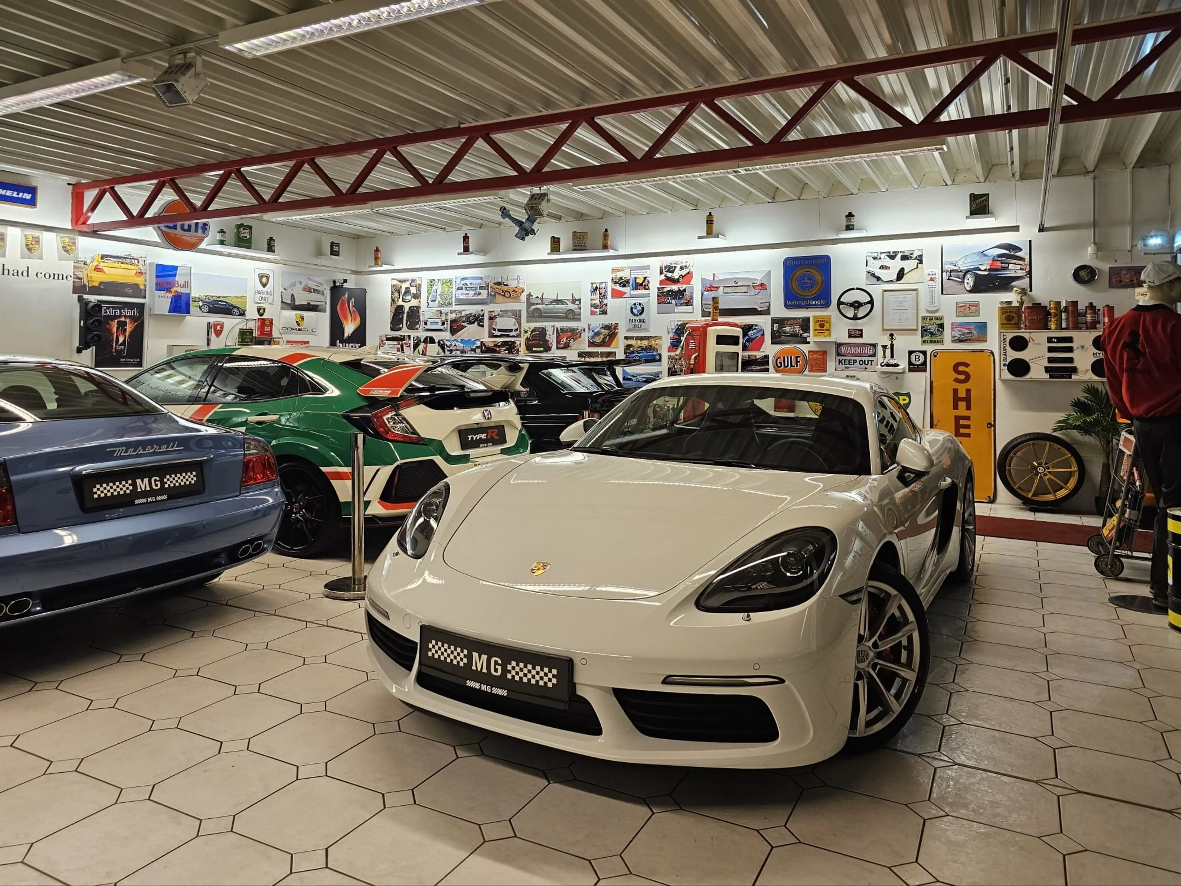 Porsche Cayman S — photo 3