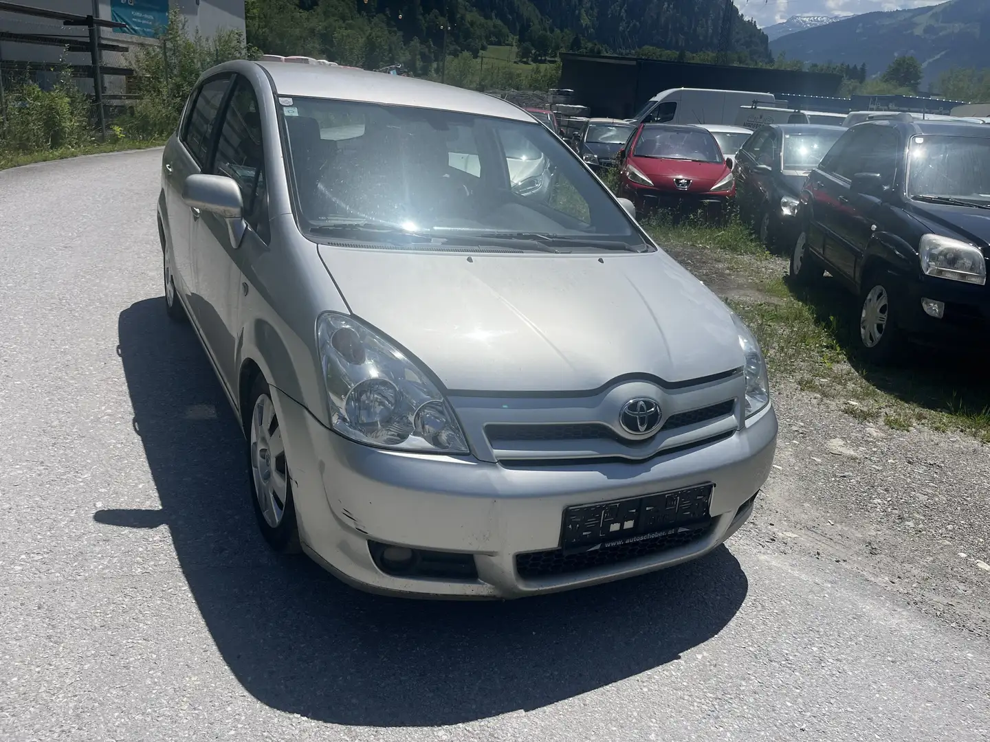 Toyota Corolla Verso Corolla Verso 2,2 D-4D 7 SITZE Linea Sol Grau - 1