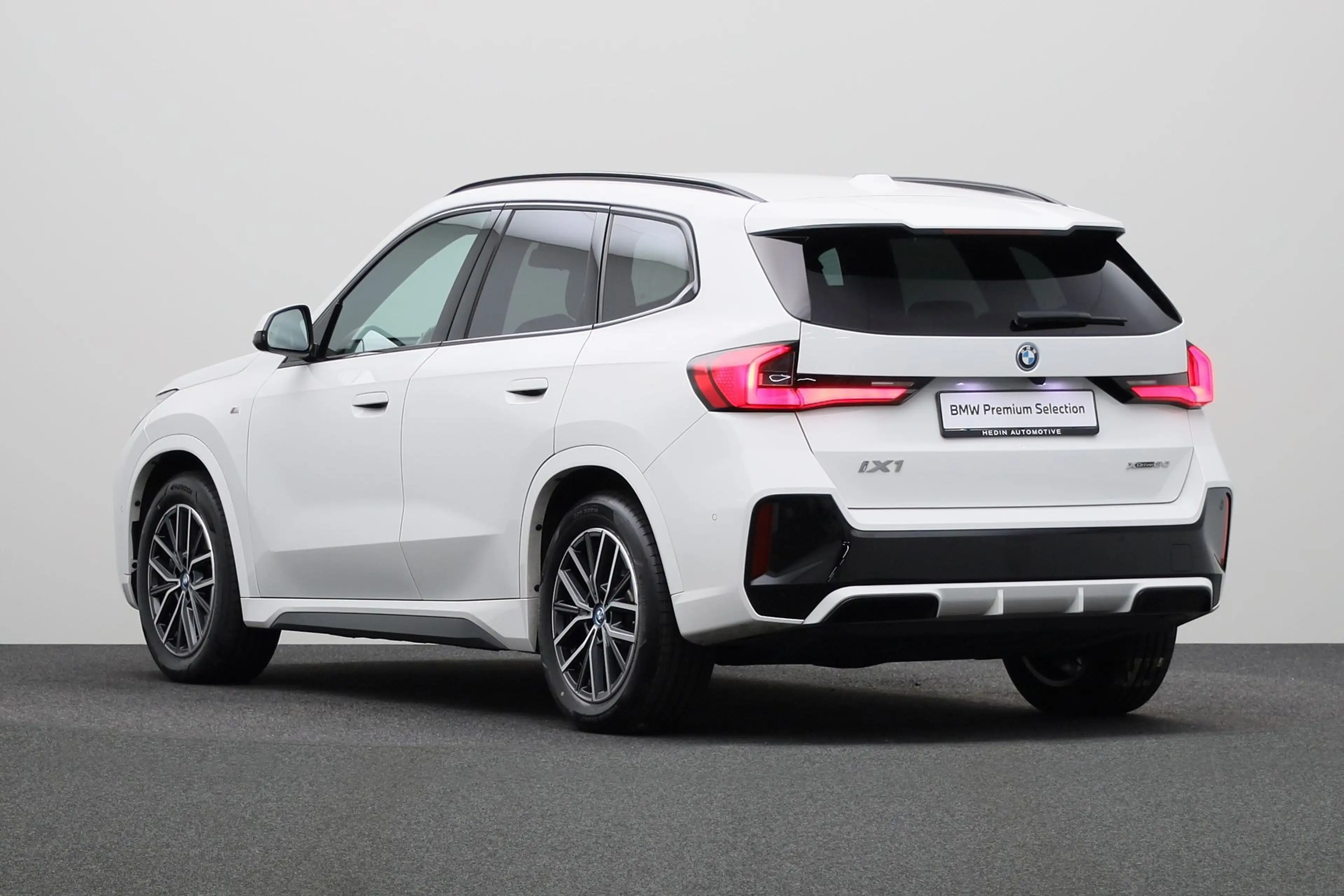 BMW iX1 xDrive30 67 kWh | Achteruitrijcamera |  Driving As — photo 13