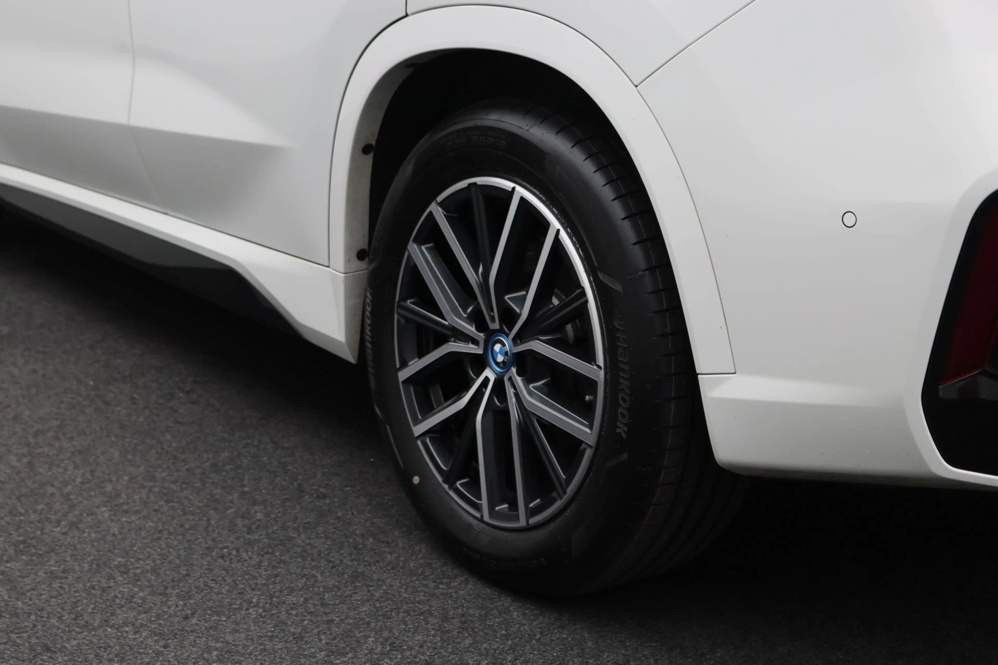 BMW iX1 xDrive30 67 kWh | Achteruitrijcamera |  Driving As — photo 5