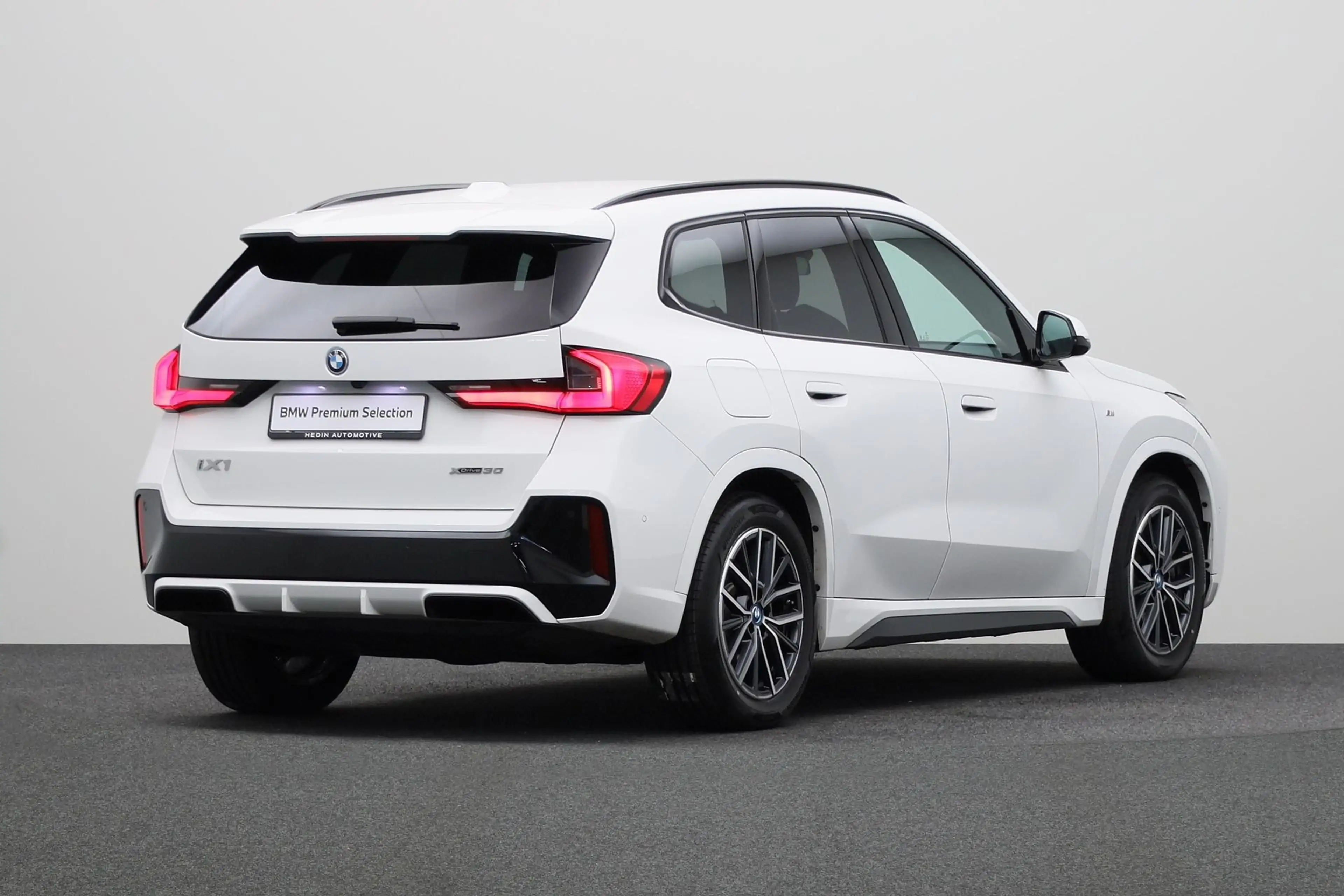 BMW iX1 xDrive30 67 kWh | Achteruitrijcamera |  Driving As — photo 2