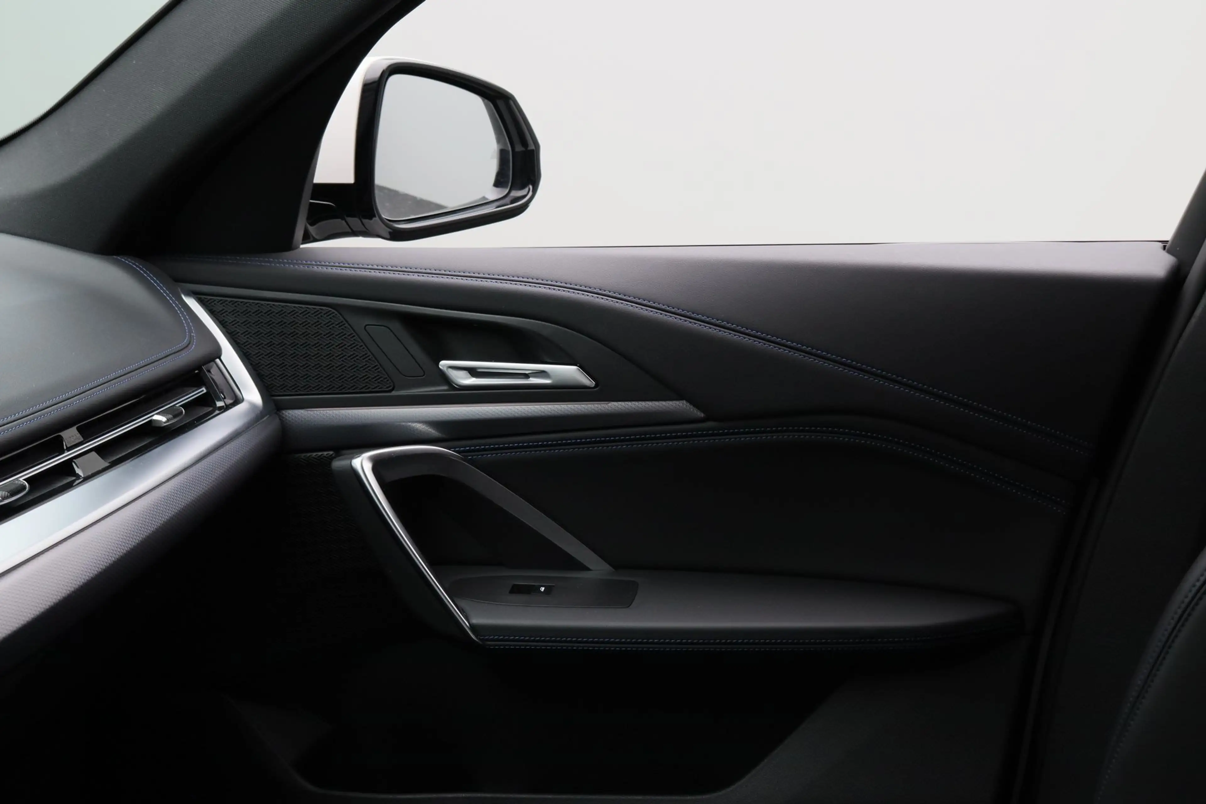 BMW iX1 xDrive30 67 kWh | Achteruitrijcamera |  Driving As — photo 15
