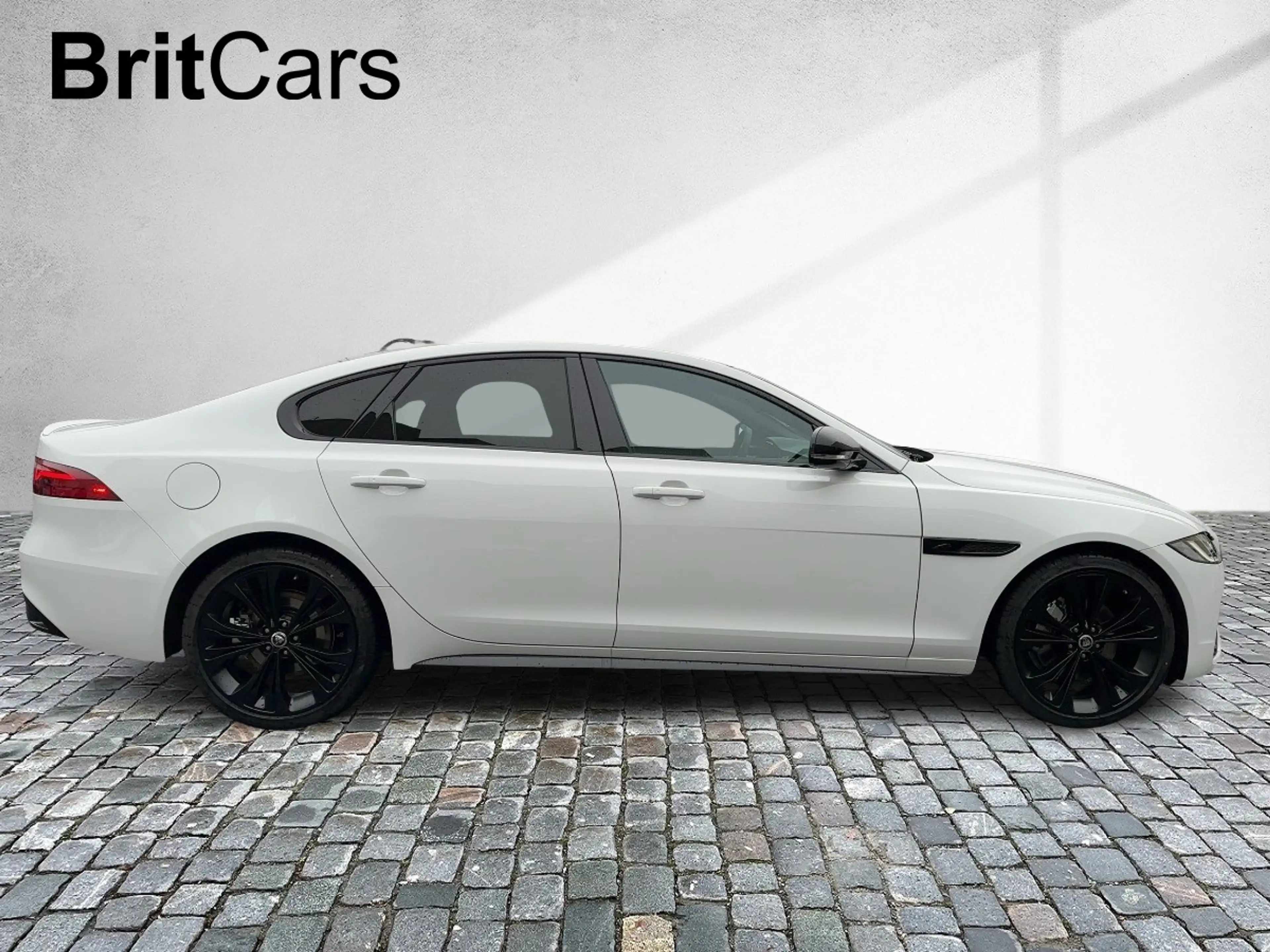 Jaguar XF Diesel D200 R-Dynamic SE WinterPak,Pano,20'' — photo 7