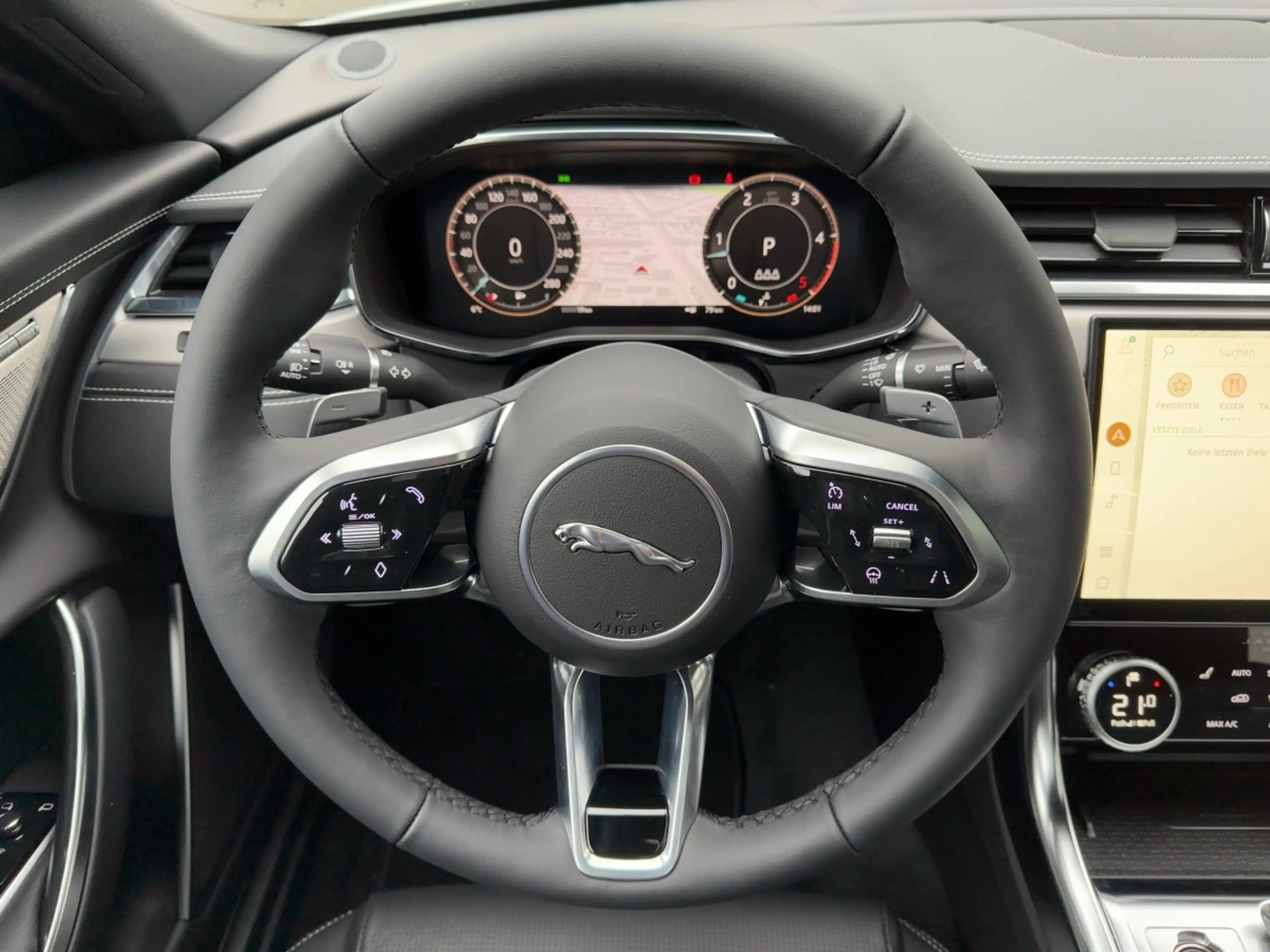 Jaguar XF Diesel D200 R-Dynamic SE WinterPak,Pano,20'' — photo 11