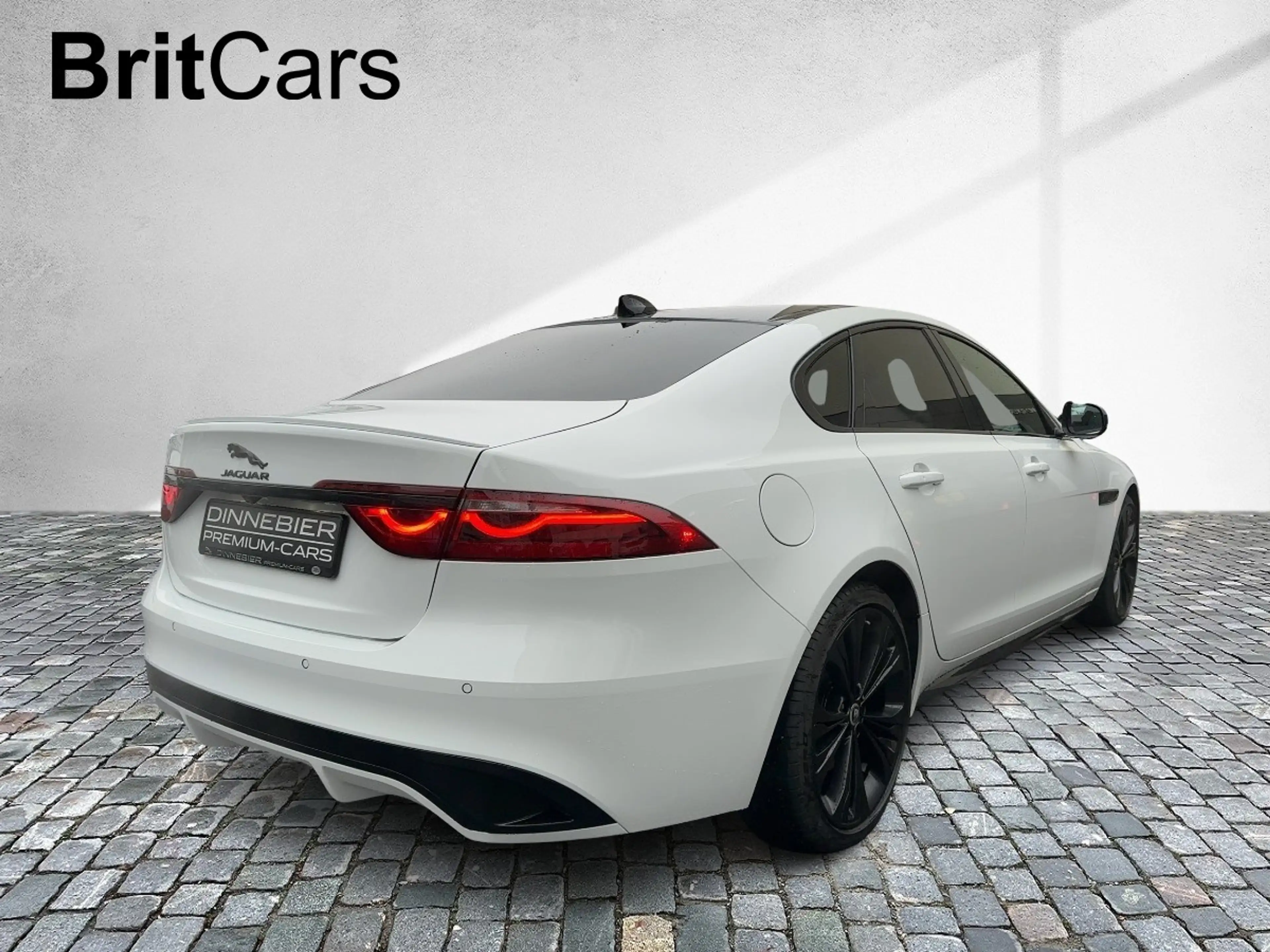 Jaguar XF Diesel D200 R-Dynamic SE WinterPak,Pano,20'' — photo 6