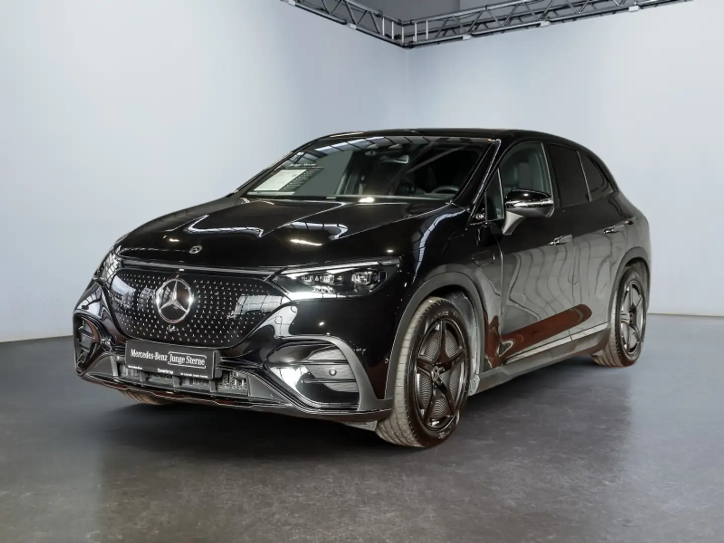 Mercedes-Benz EQE SUV EQE 350 4M SUV , AMG Night Burm Memo DigitalLigh Schwarz - 2