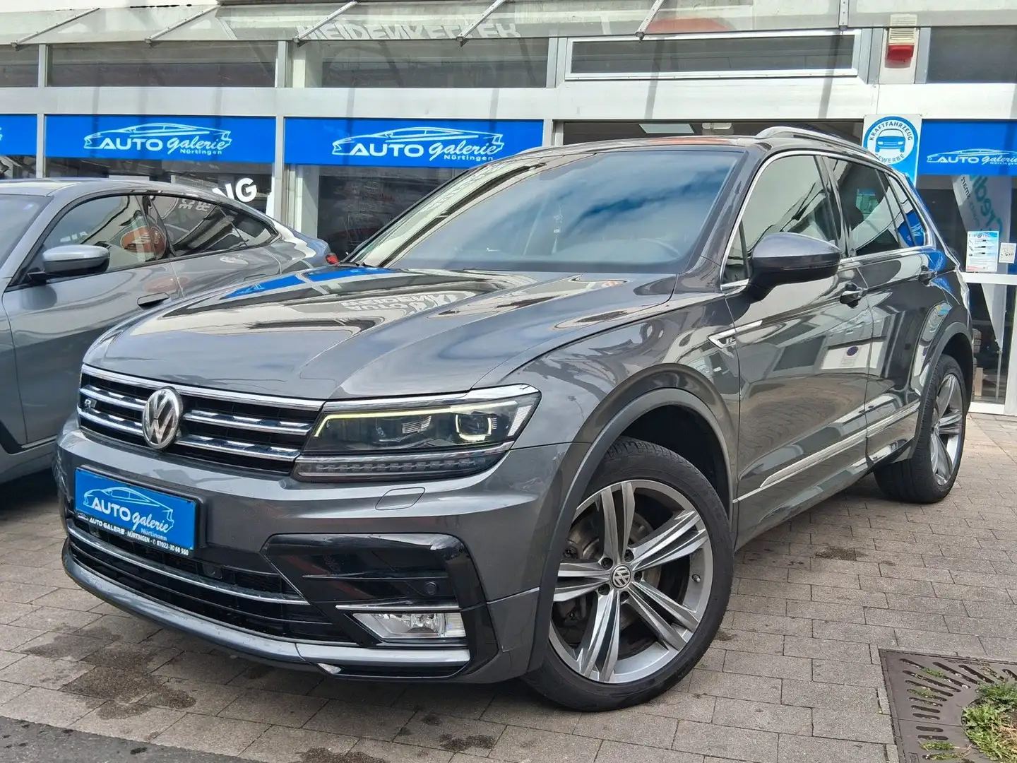 Volkswagen Tiguan Highline 4Motion R Line /Pano/Navi/LED Sw Grigio - 1