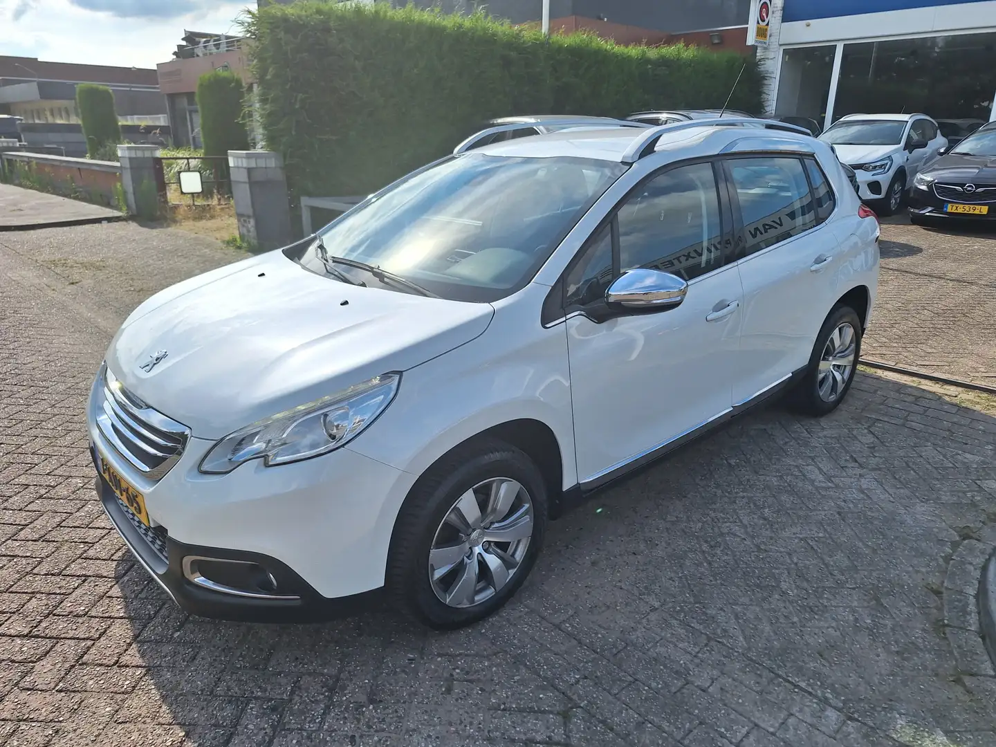 Peugeot 2008 1.2 PureTech Allure Clima/cruise.pdc/enz..... Blanc - 2