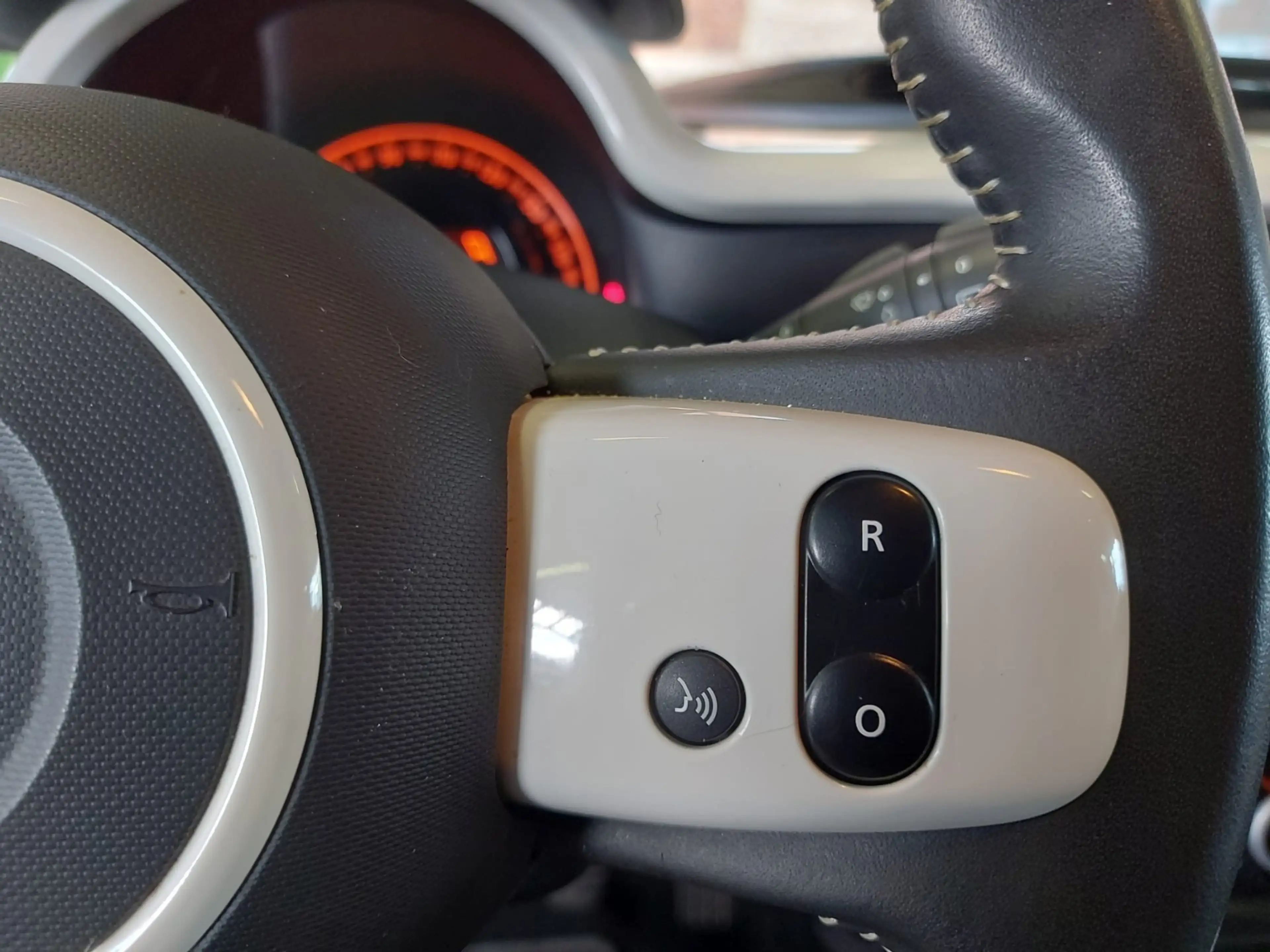 Renault Twingo TRES BIEN EQUIPÉE ET GARANTIE — photo 10