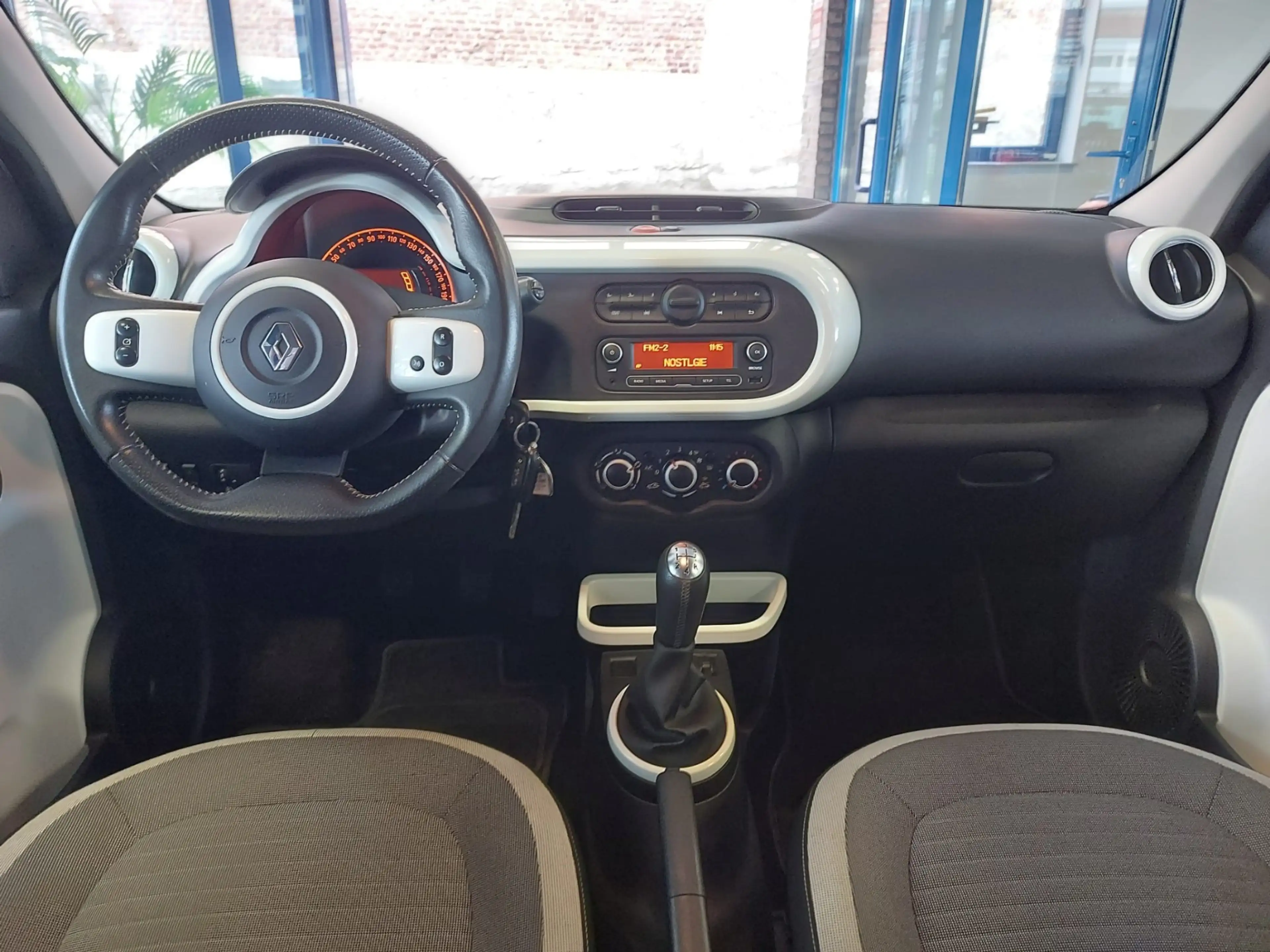 Renault Twingo TRES BIEN EQUIPÉE ET GARANTIE — photo 5