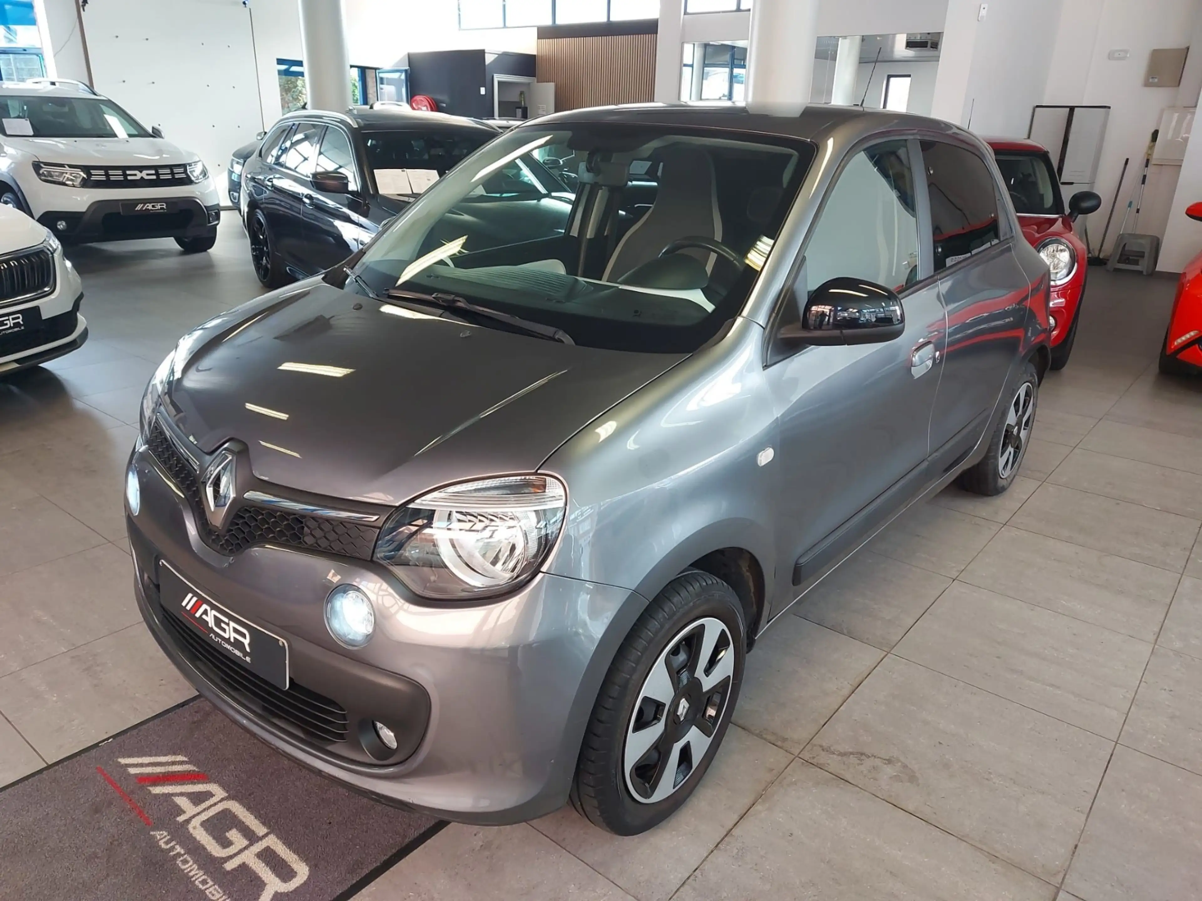 Renault Twingo TRES BIEN EQUIPÉE ET GARANTIE — photo 2