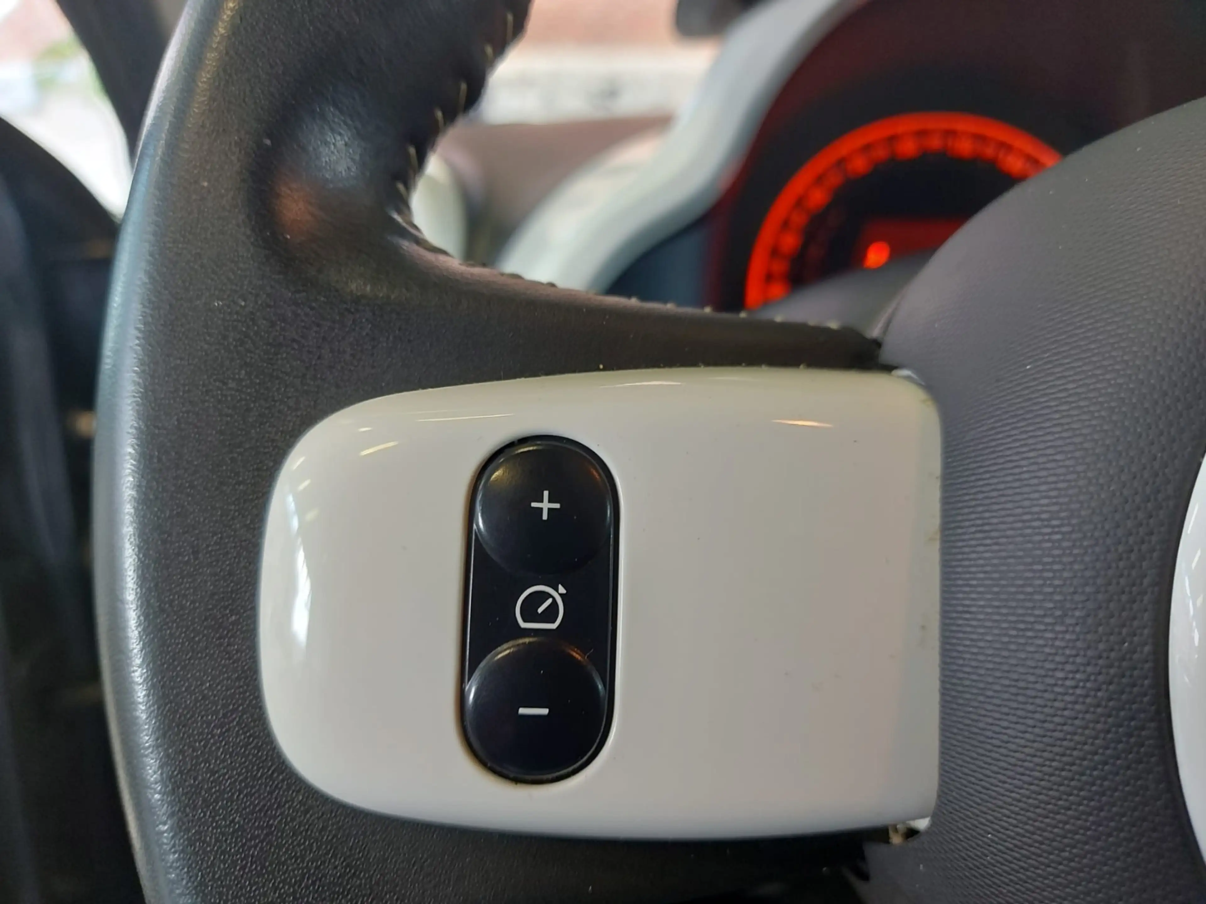 Renault Twingo TRES BIEN EQUIPÉE ET GARANTIE — photo 8