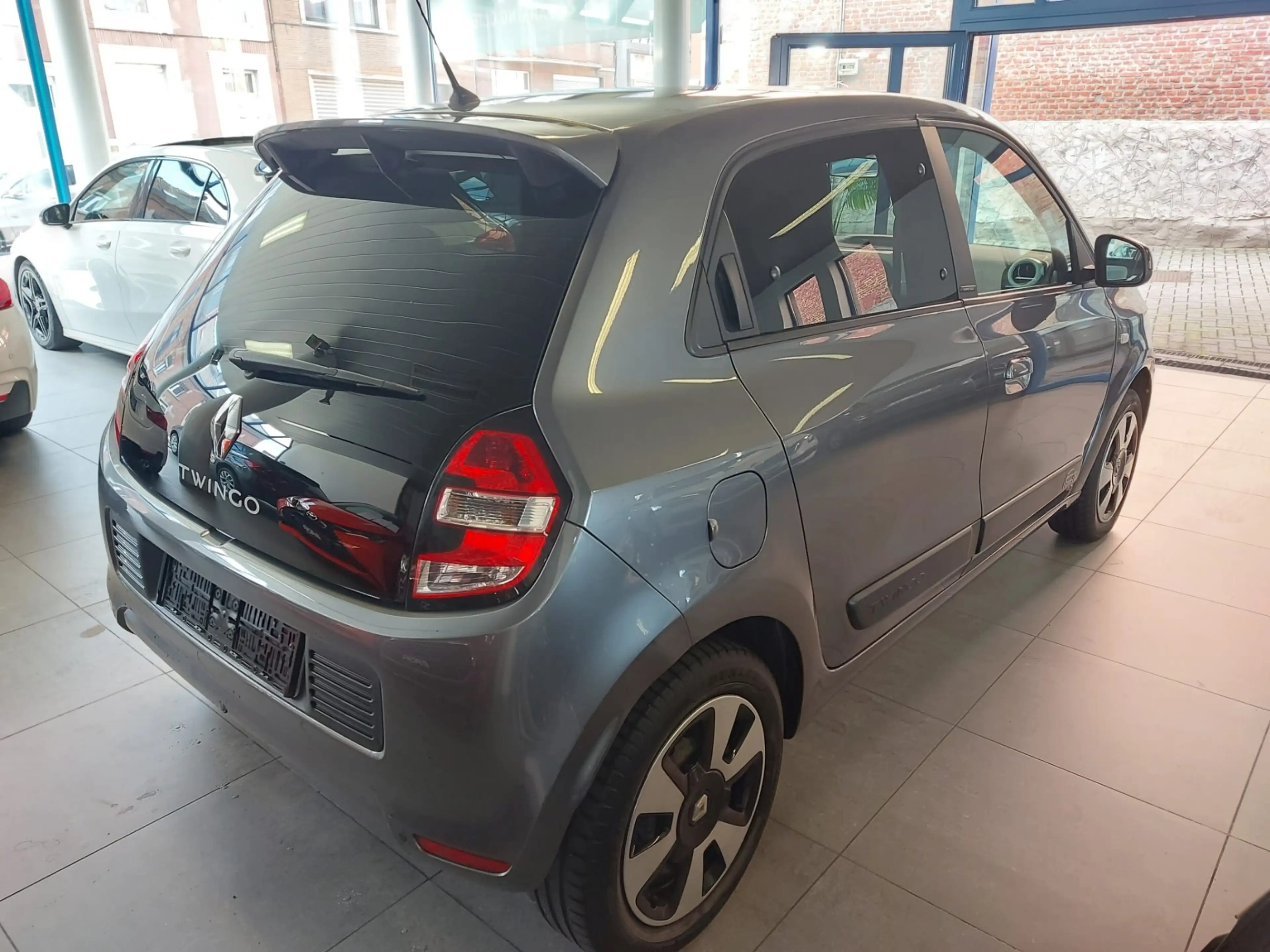 Renault Twingo TRES BIEN EQUIPÉE ET GARANTIE — photo 14