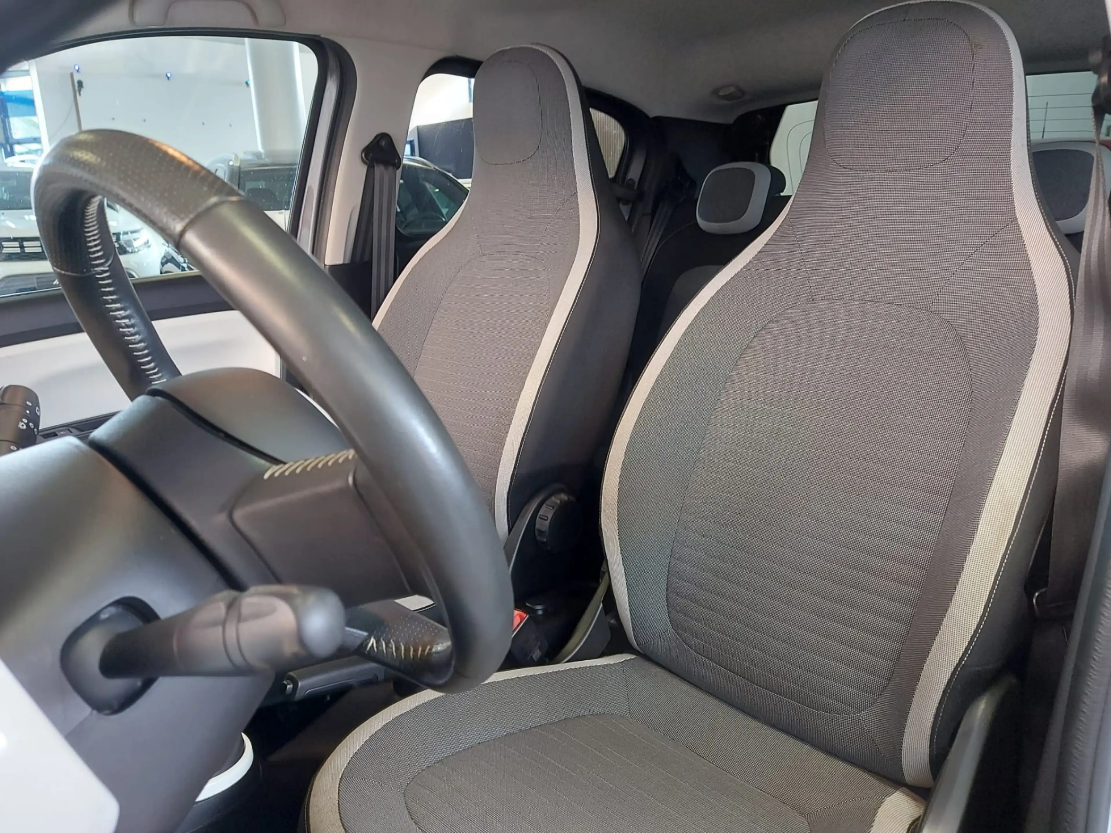 Renault Twingo TRES BIEN EQUIPÉE ET GARANTIE — photo 6