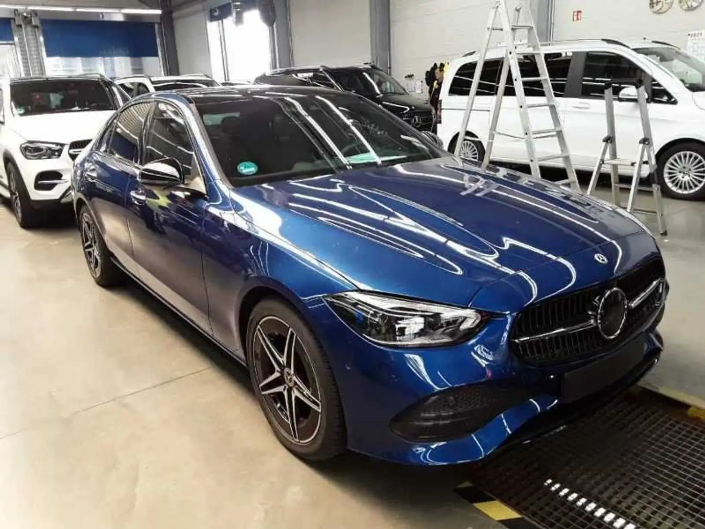 Mercedes-Benz C 200 AVANTGARDE Panorama+MULTIKONTUR+AHK+Digi ! Blau - 2