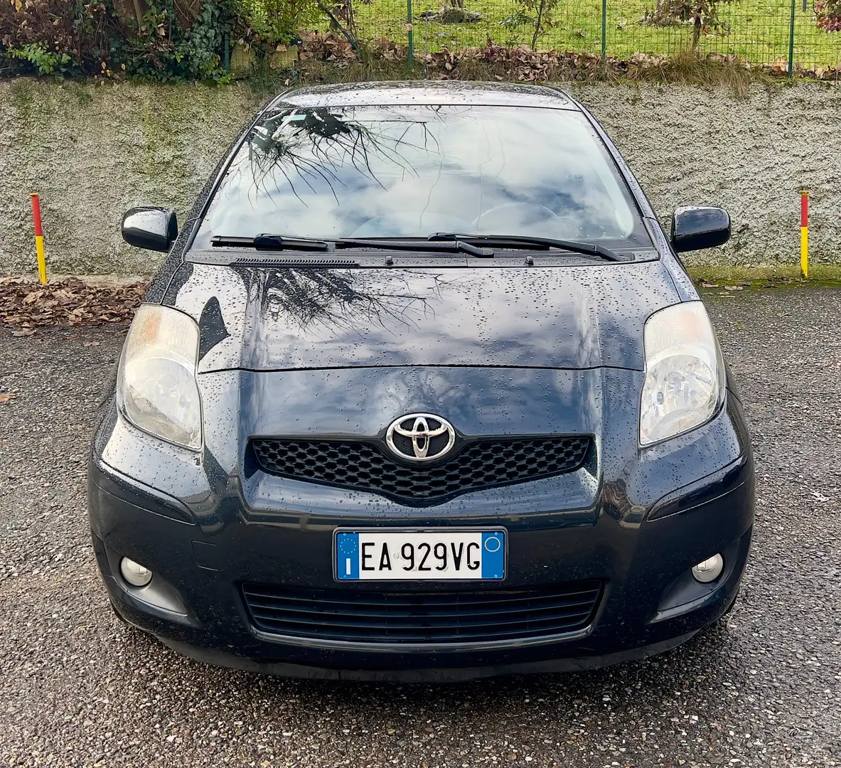 Toyota Yaris Yaris II 2005 5p 1.3 dual Sol Fekete - 1