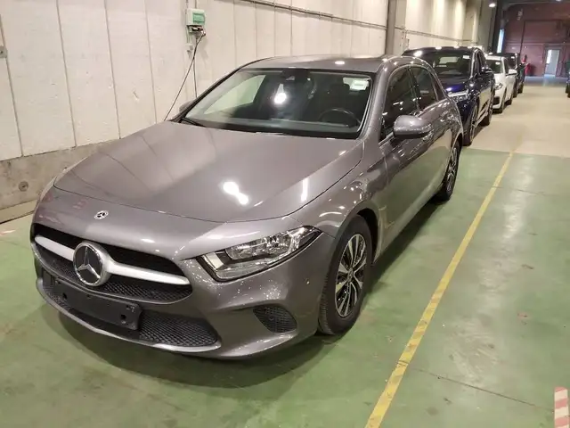 Mercedes-Benz A view 2