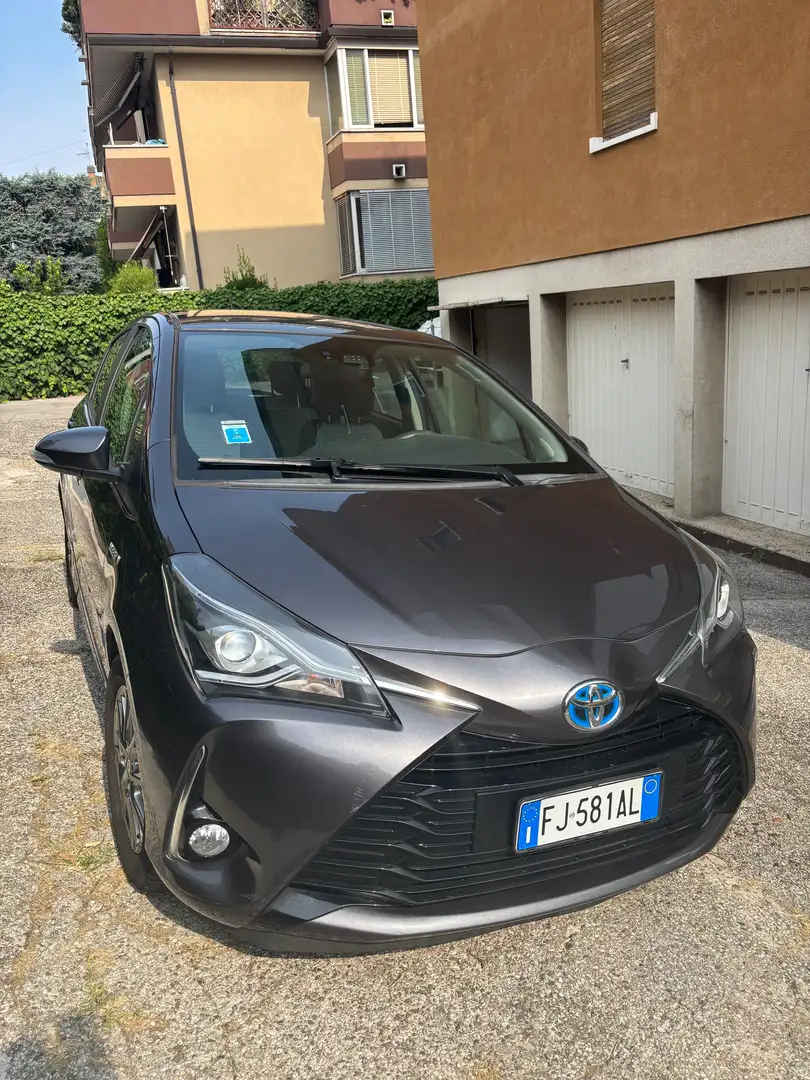 Toyota Yaris Yaris 5p 1.5h Active Grigio - 1