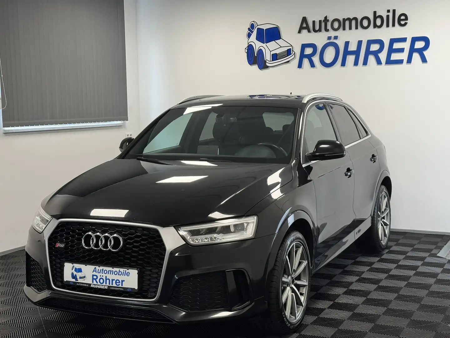 Audi RS Q3 2.5 TFSI quattro 2.Hand Pano Sport-AGA AHK Schwarz - 1