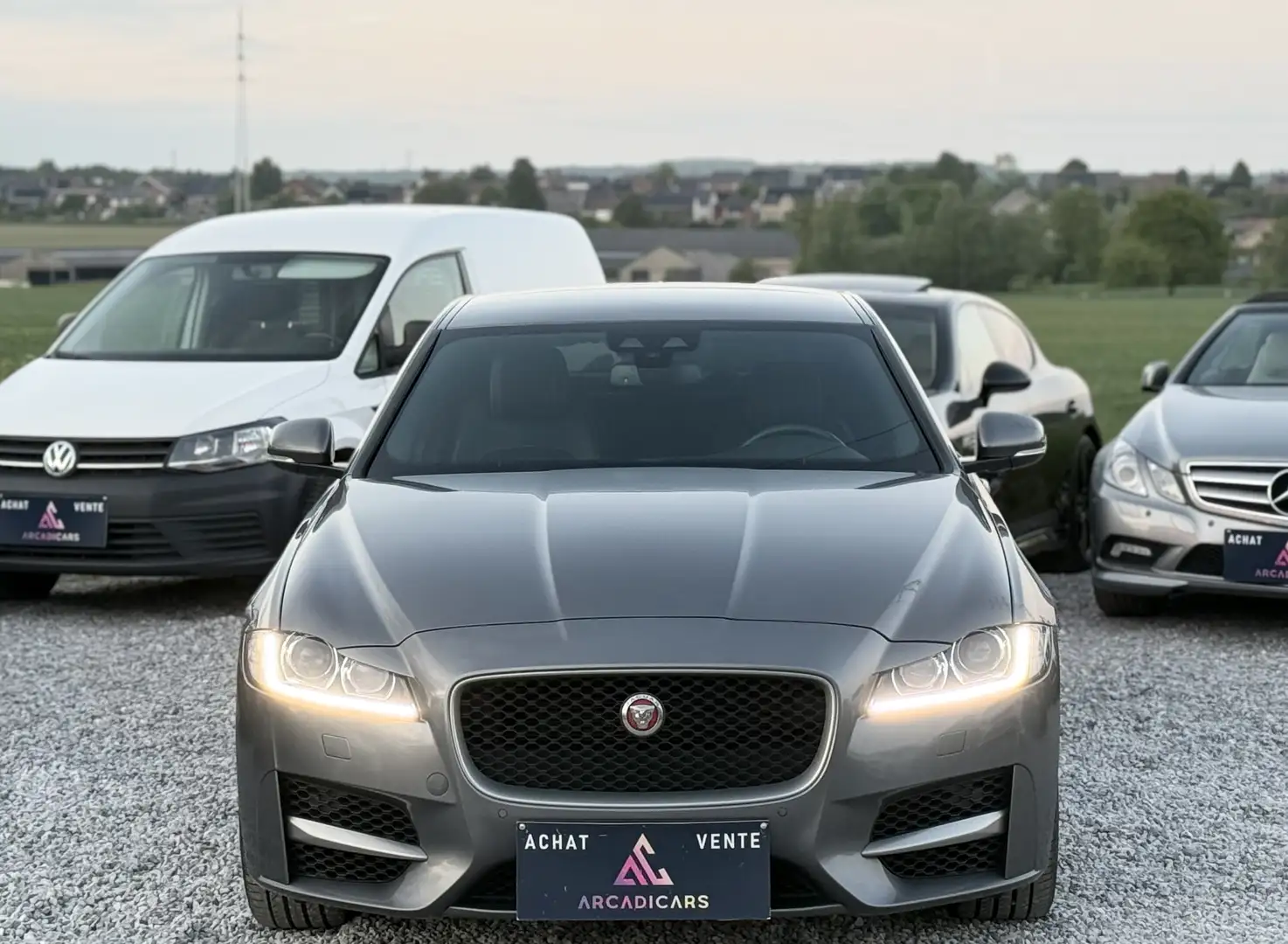 Jaguar XF 3.0 D V6 R-Sport - CAMERA - CRUISE CONTROL Grijs - 2