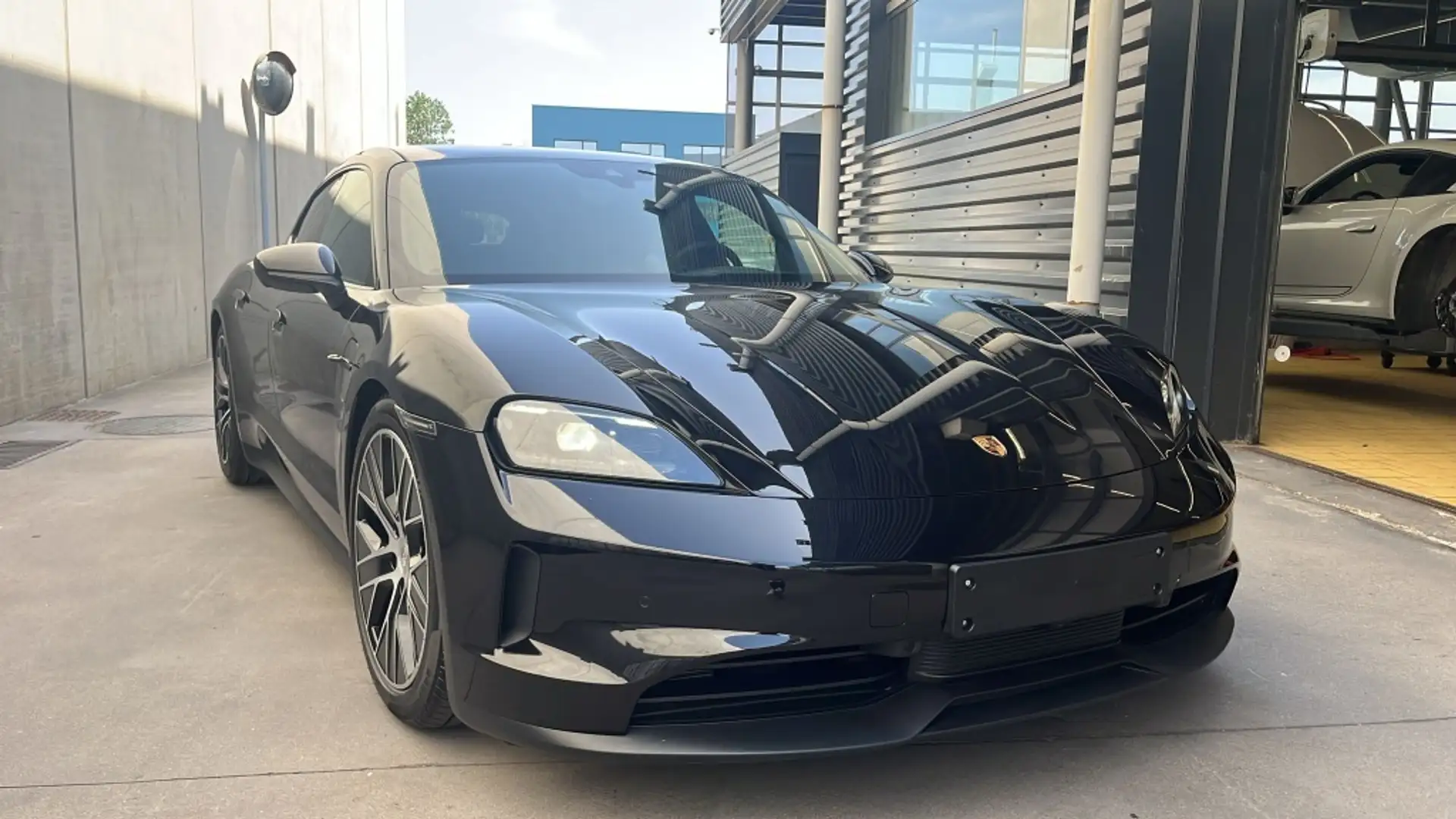 Porsche Taycan Sport Turismo Negru - 2