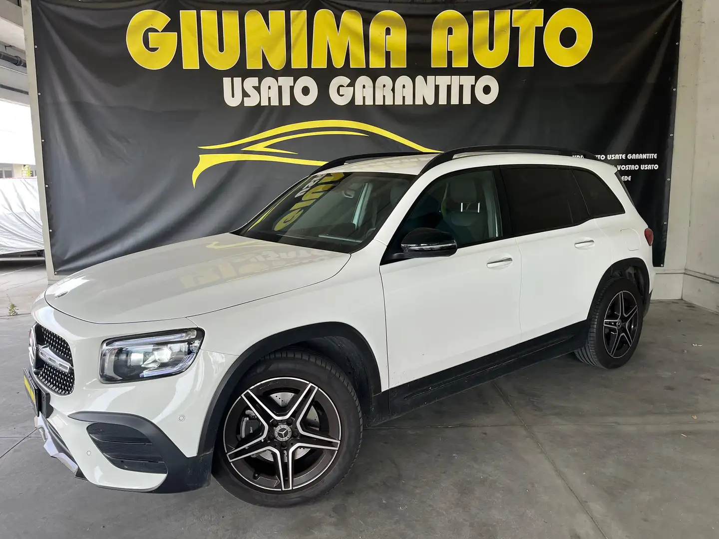 Mercedes-Benz GLB 200 2023 d AMG Line Premium Plus 4matic auto - 1
