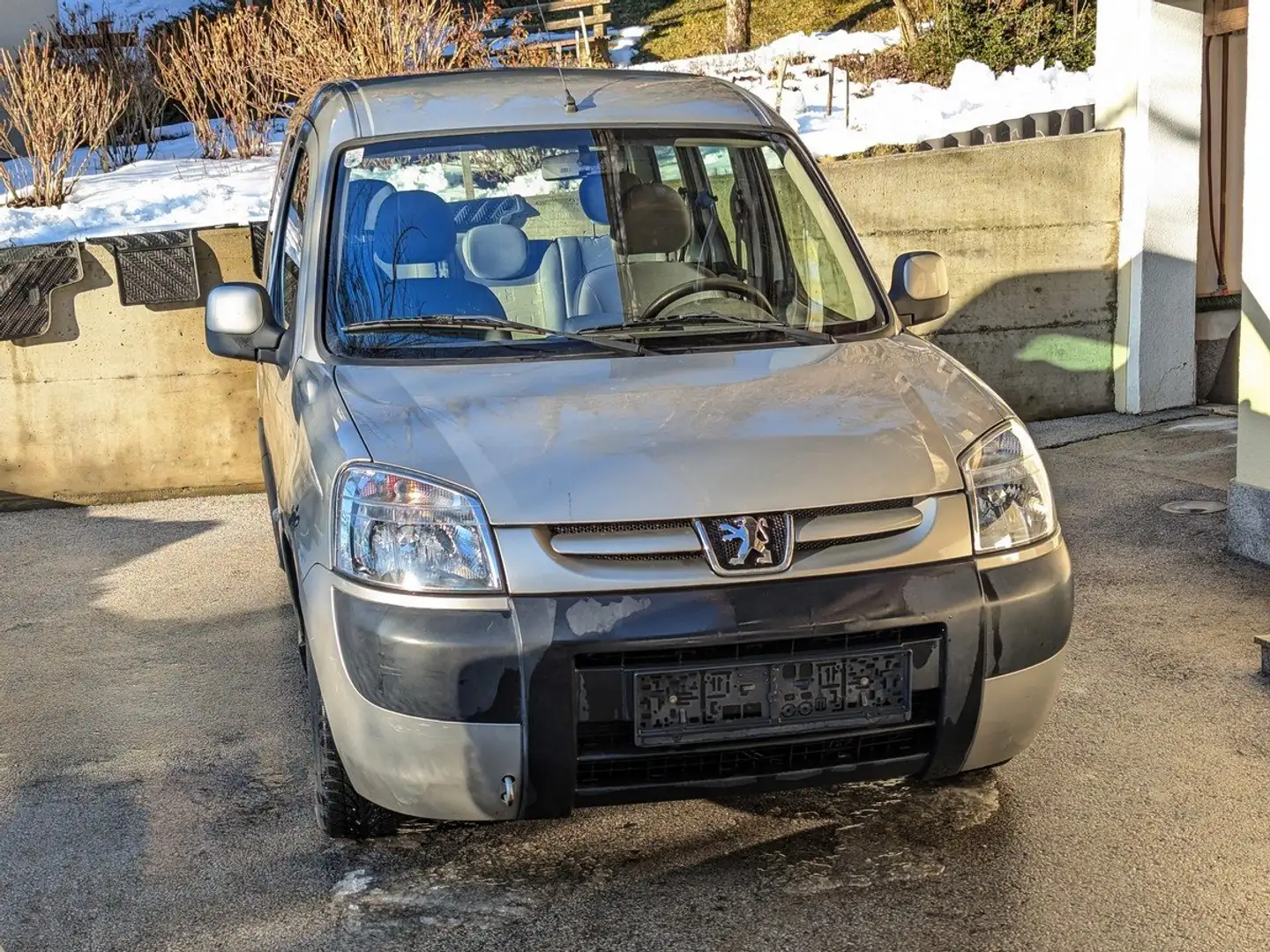 Peugeot Partner Family Komfort 1,4 - Benzin Grau - 2